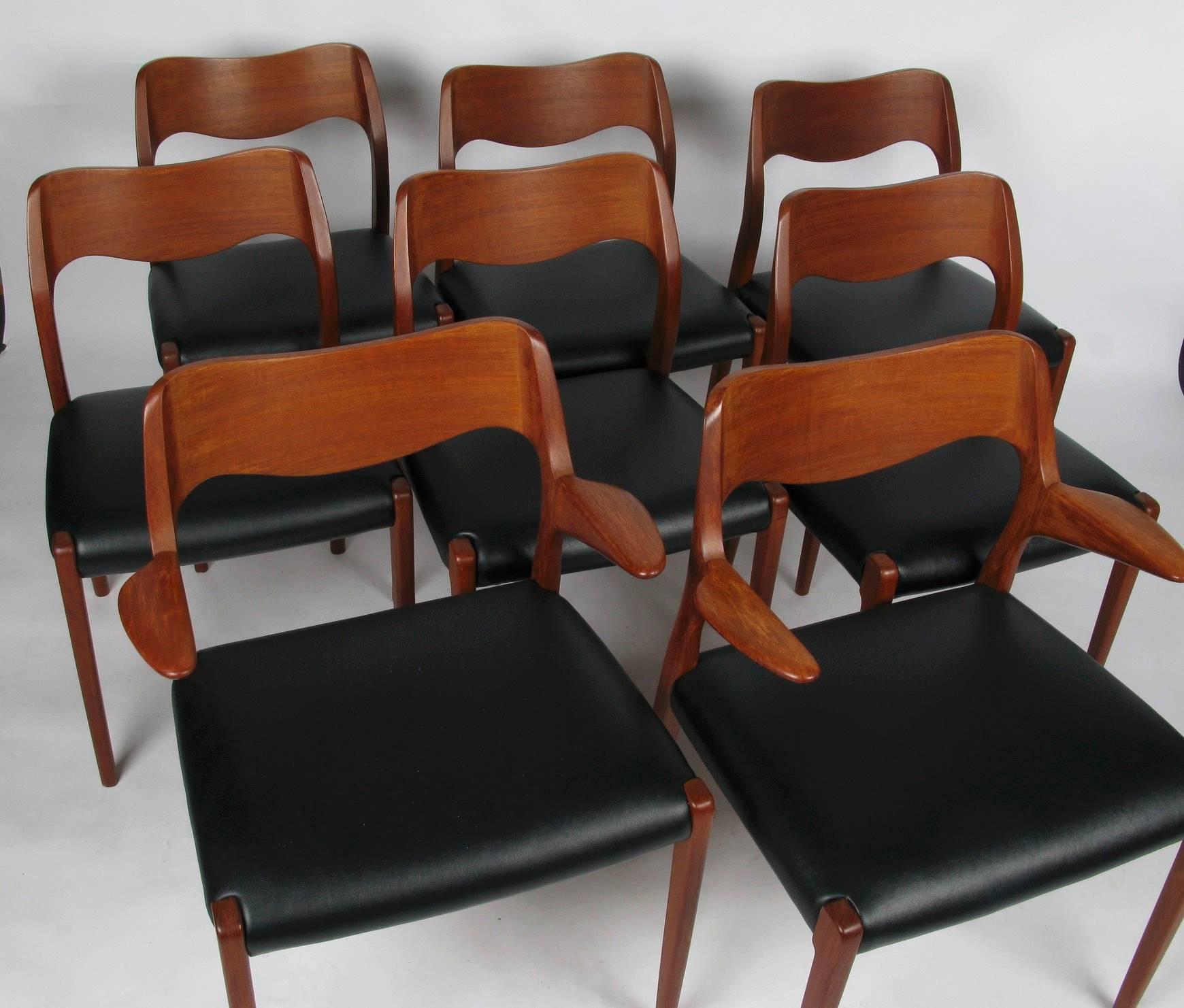 Set of Eight Niels Moller Dining Chairs, Two-Arm & Six Side In Excellent Condition In Atlanta, GA