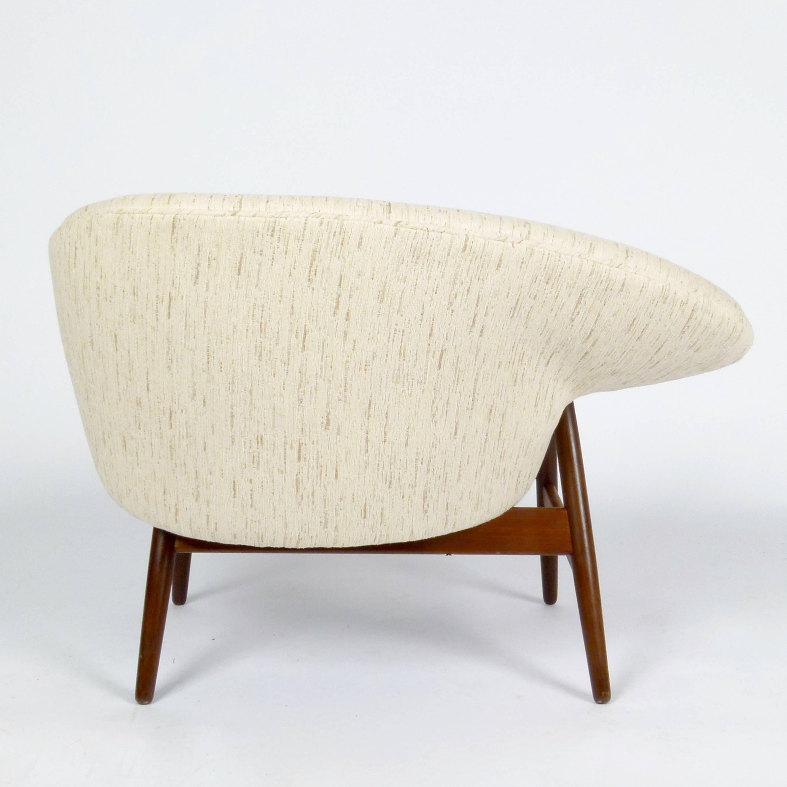 Mid-Century Modern Hans Olsen Fried Egg Chair