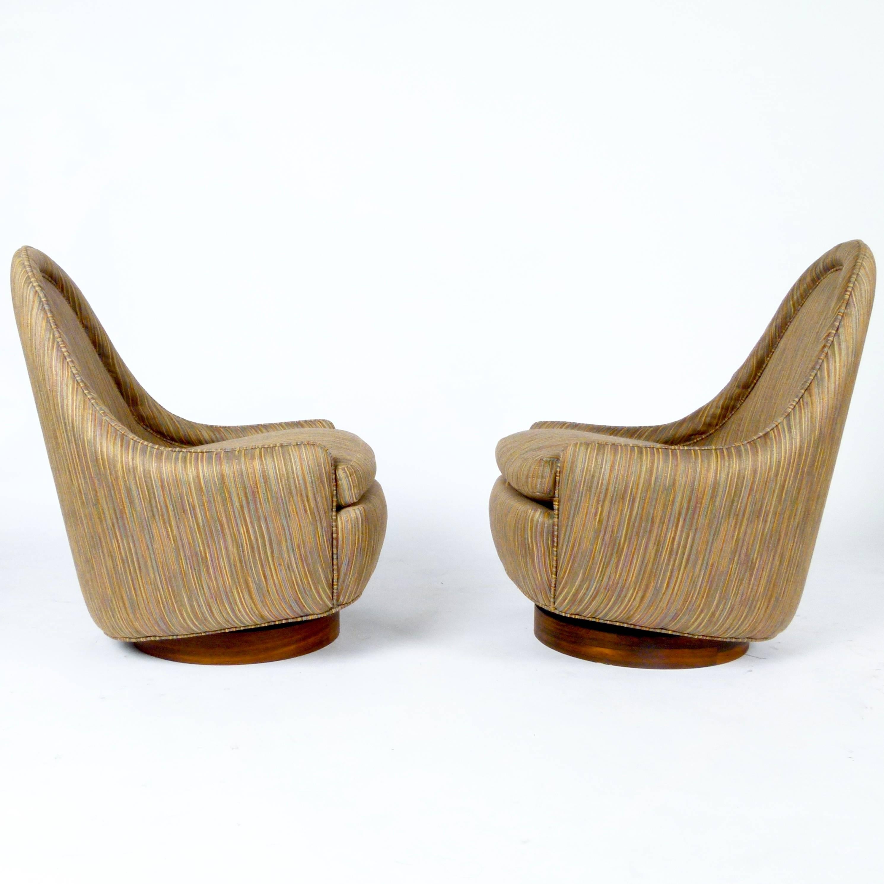 Pair of Milo Baughman Swivel Chairs 2