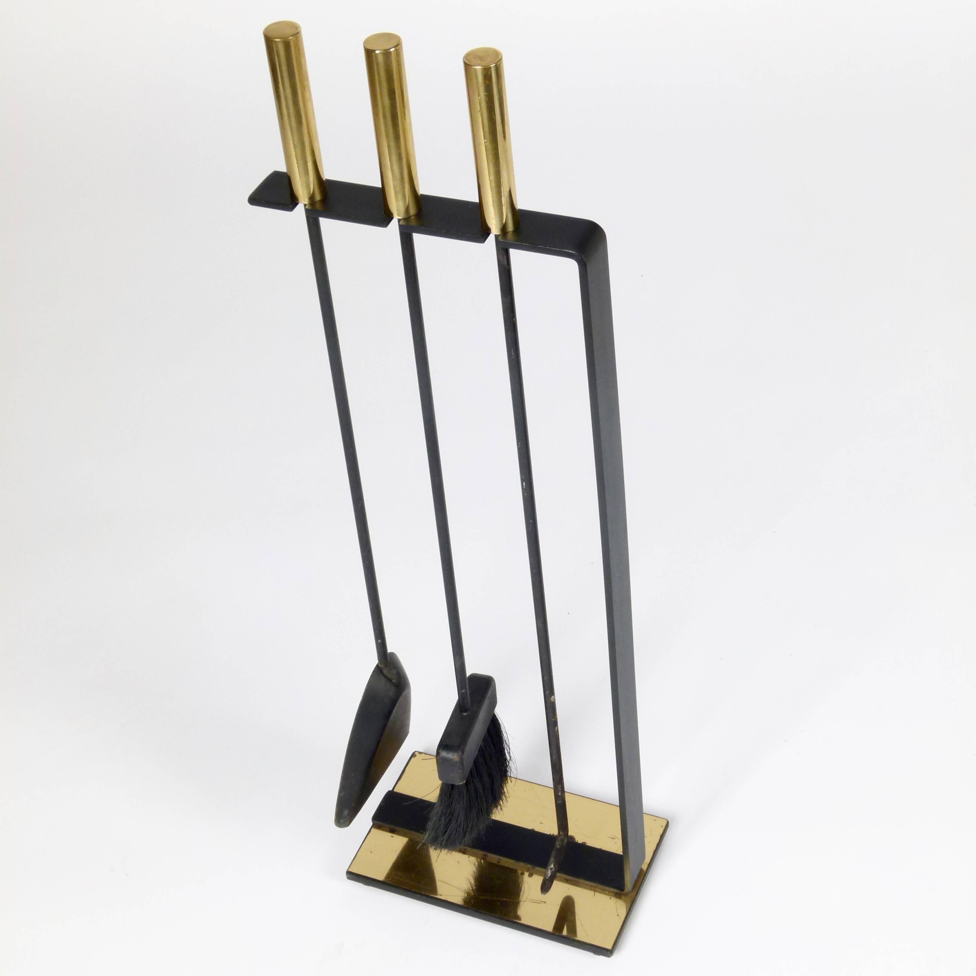 Set of Brass and Iron Modernist Fireplace Tools In Excellent Condition In Atlanta, GA