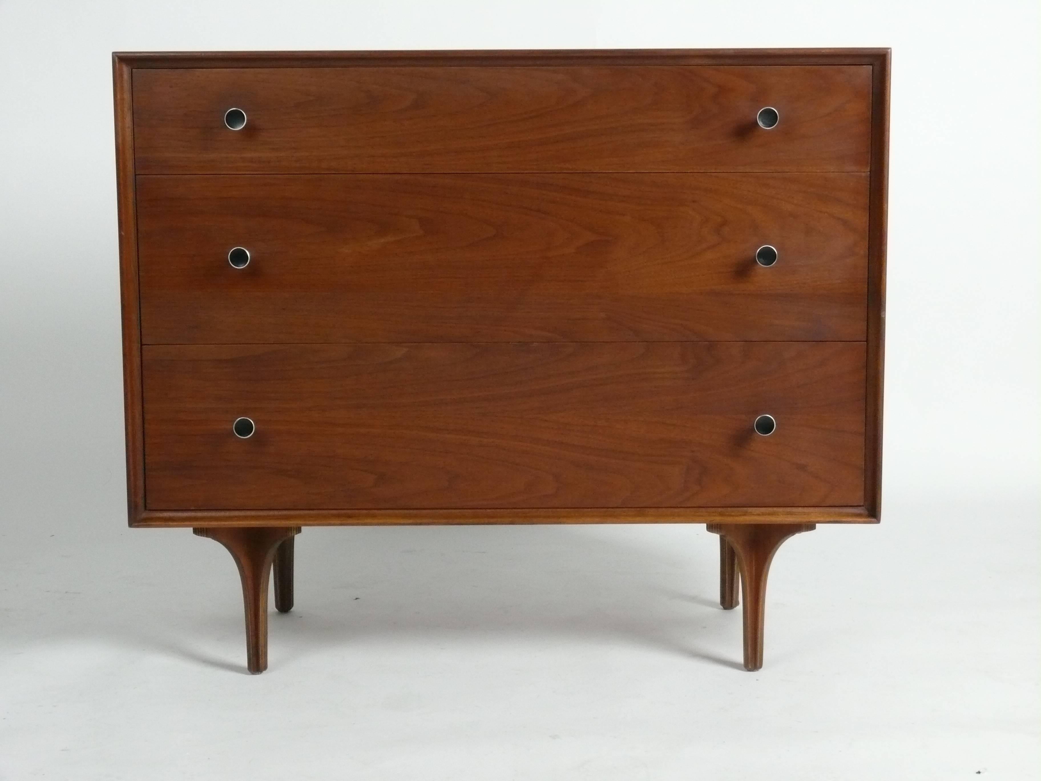 Oiled Walnut Three-Drawer Chest by Milo Baughman for Glenn of California In Excellent Condition In Atlanta, GA