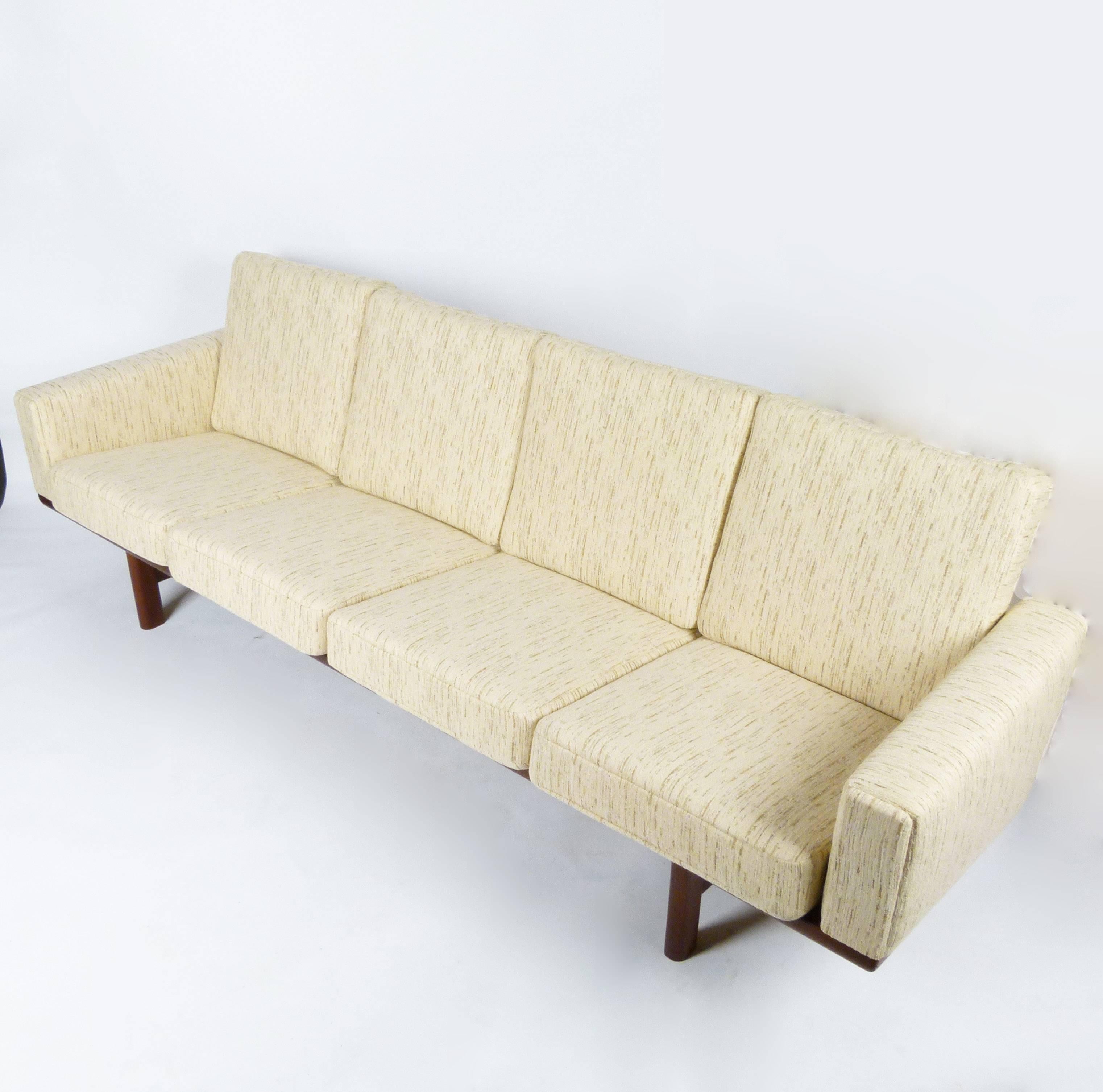 Mid-20th Century Hans Wegner GE236/4 Sofa in Teak for GETAMA, Denmark For Sale