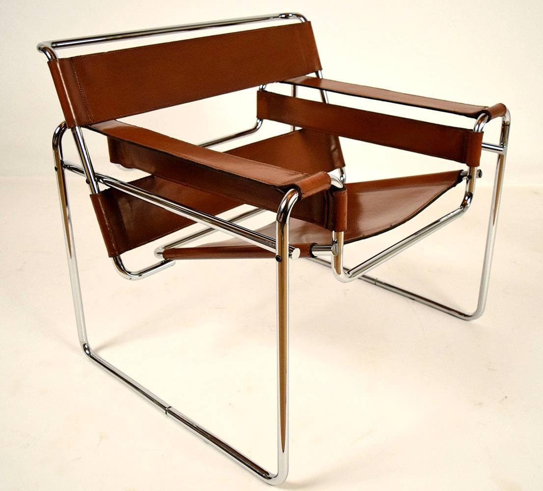Pair of Chrome and Leather Wassily Chairs Design by Marcel Breuer In Excellent Condition In Los Angeles, CA
