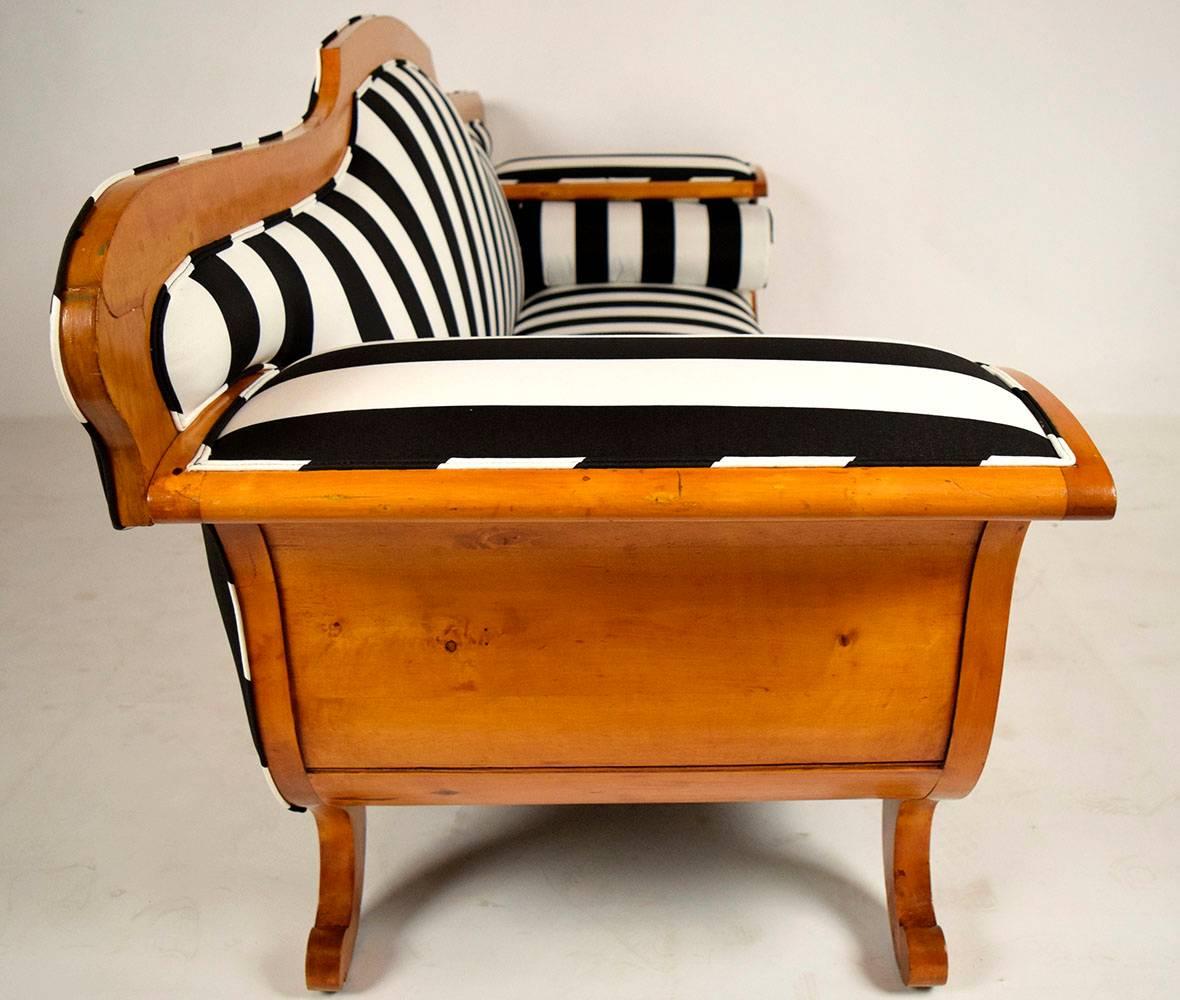 1850's Biedermeier-style Sofa In Excellent Condition In Los Angeles, CA