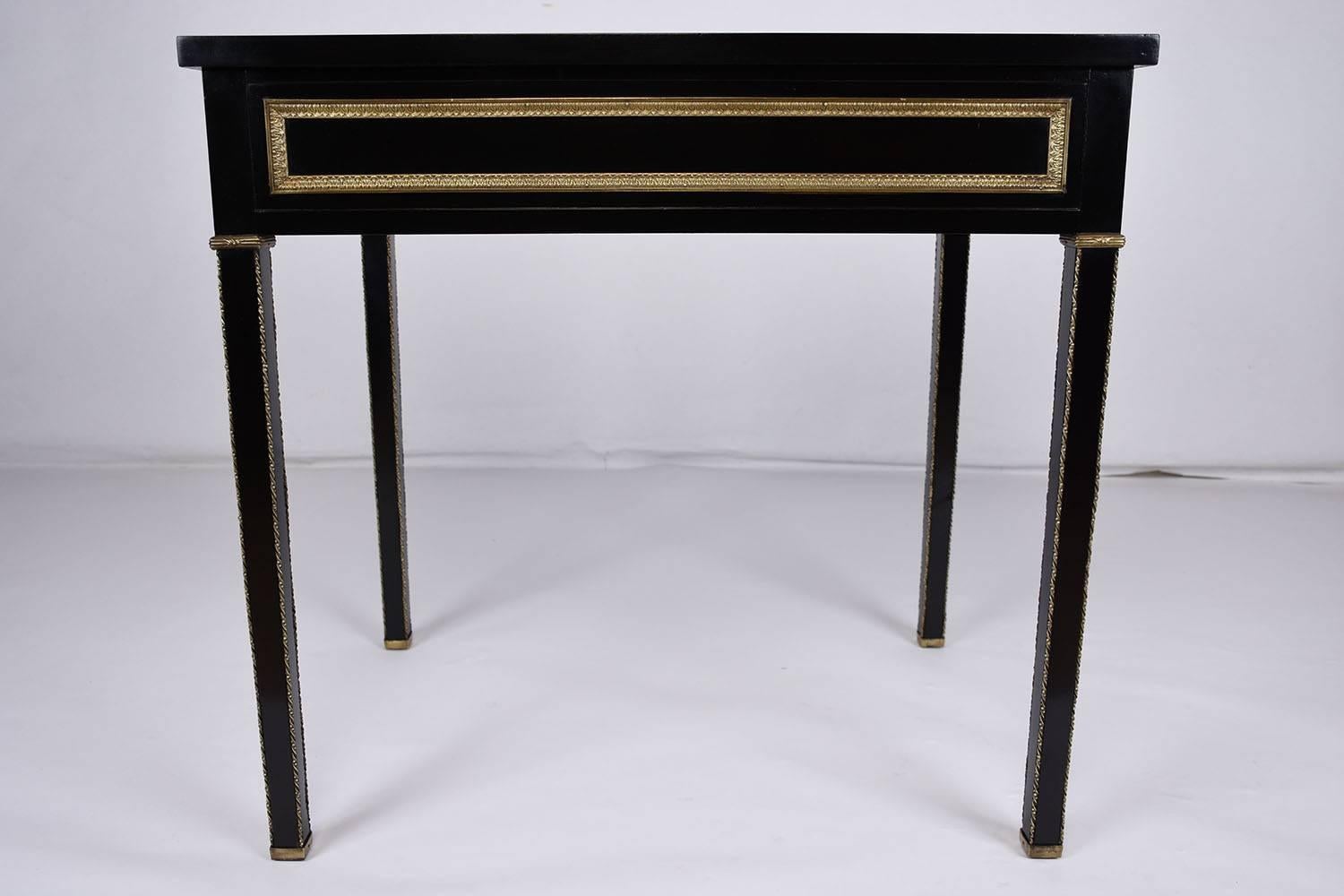Wood Early 20th Century French Louis XVI-Style Side Table