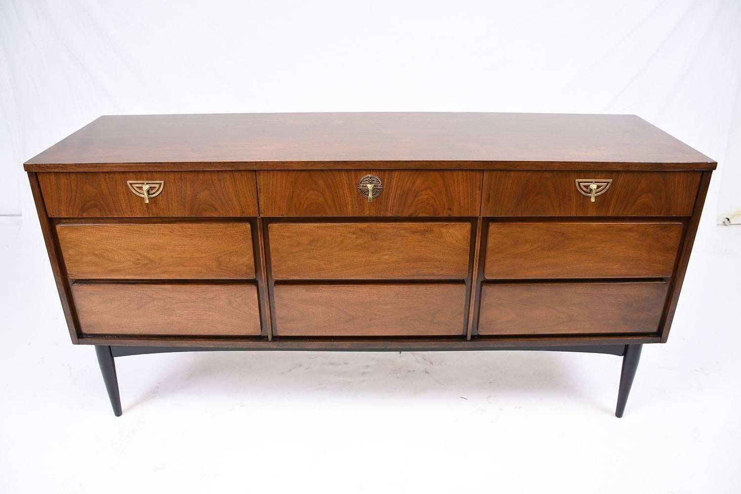 North American Vintage Mid-Century Modern Chest of Drawers