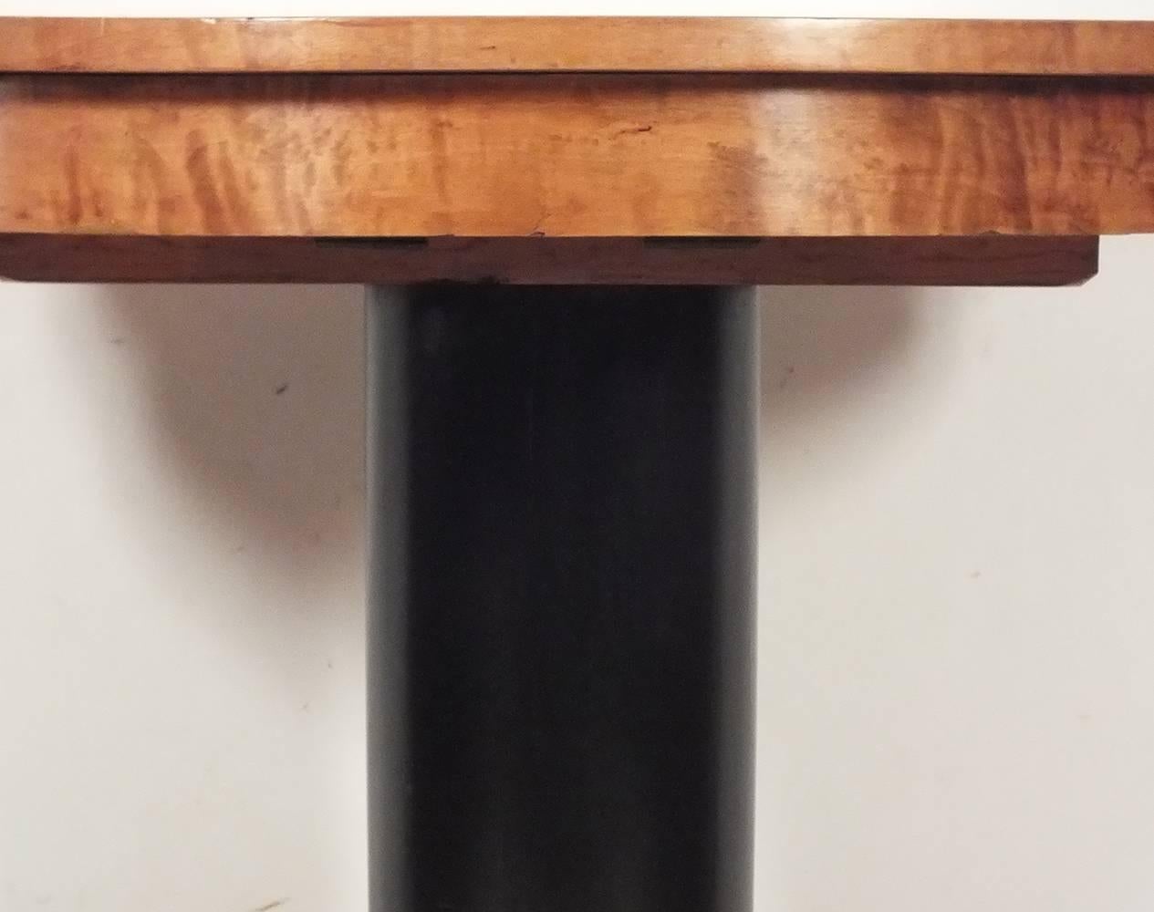 Wood Late 19th Century Biedermeier Pedestal Centre Table