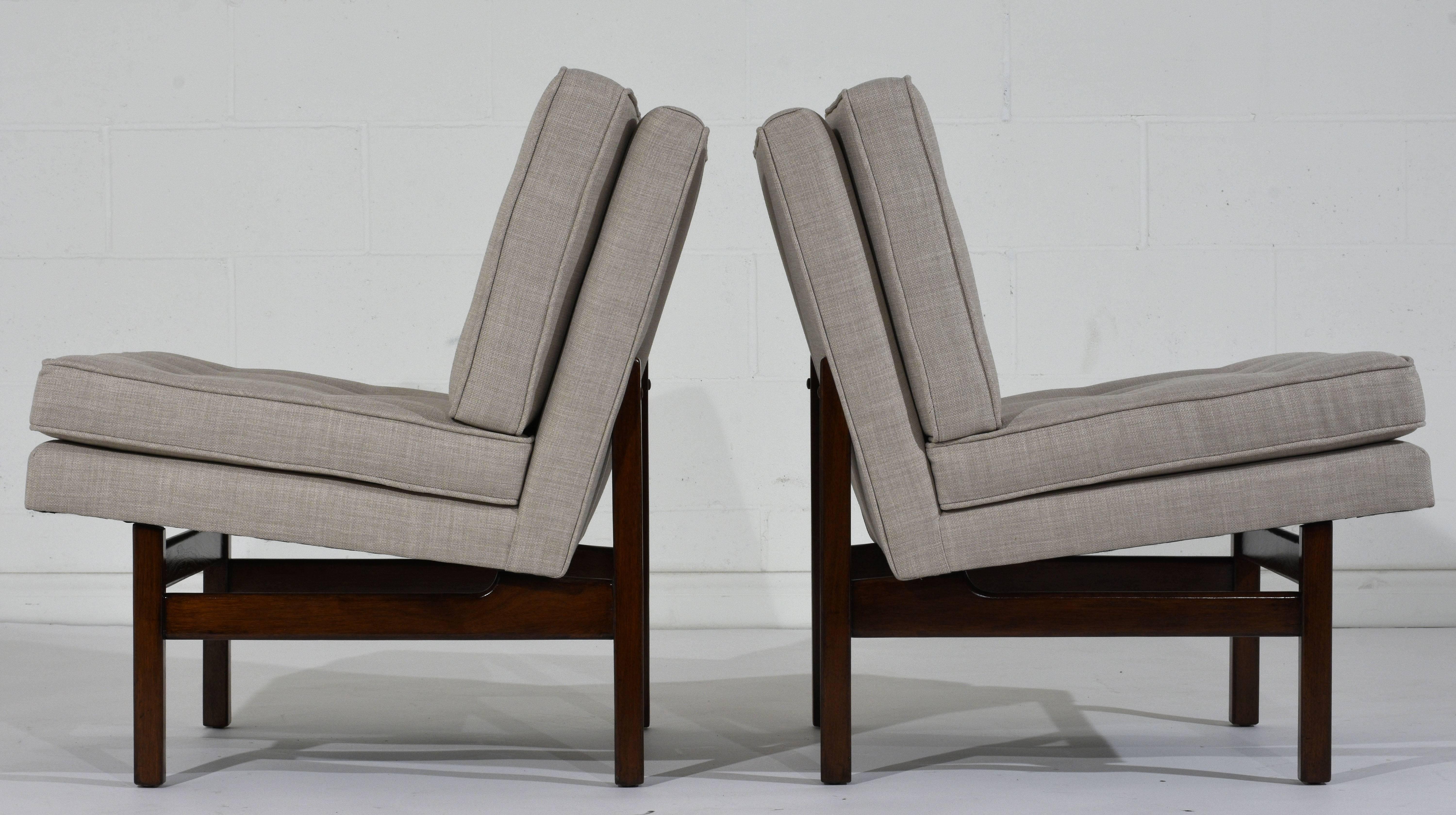 Mid-20th Century Pair of Mid-Century Modern Slipper Lounge Chairs