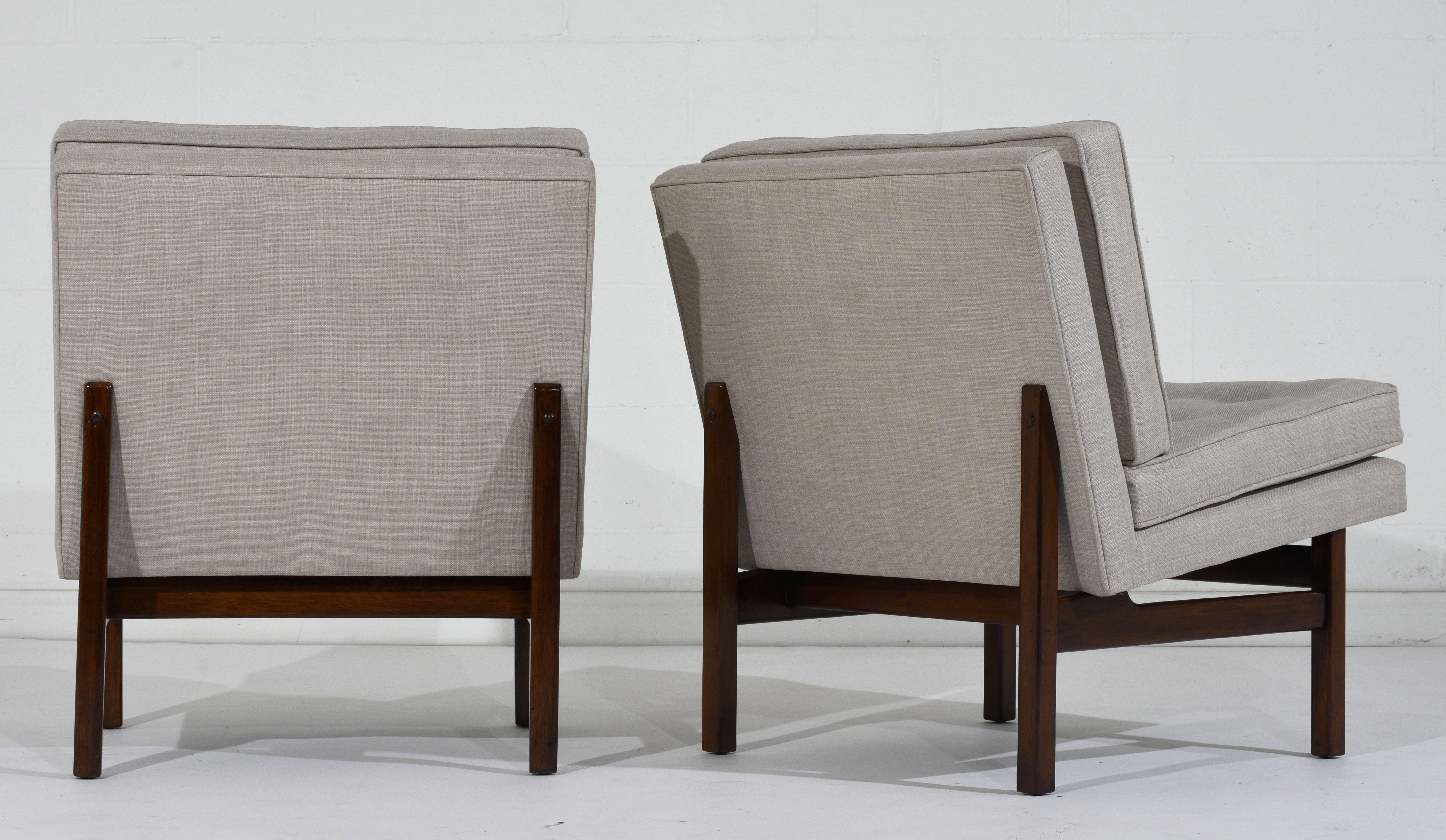 Pair of Mid-Century Modern Slipper Lounge Chairs 2