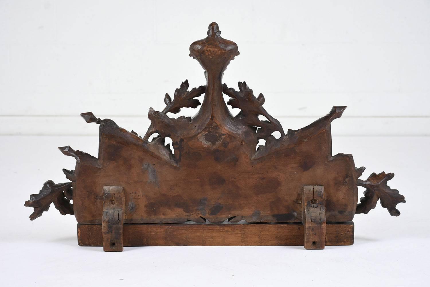 Early 19th Century French Louis XVI-Style Carved Walnut Pediment 2