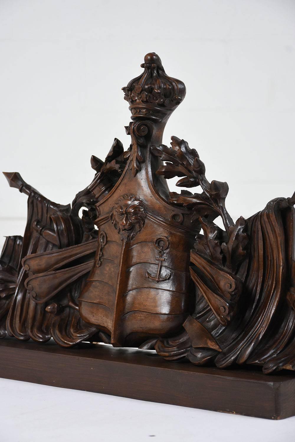 Early 19th Century French Louis XVI-Style Carved Walnut Pediment 1