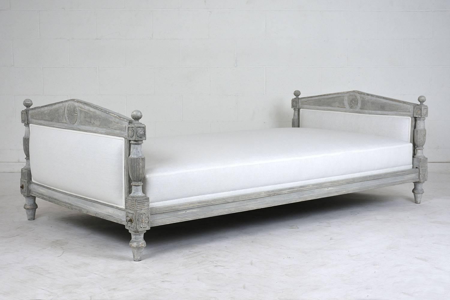 19th Century French Empire-Style Painted Daybed In Good Condition In Los Angeles, CA