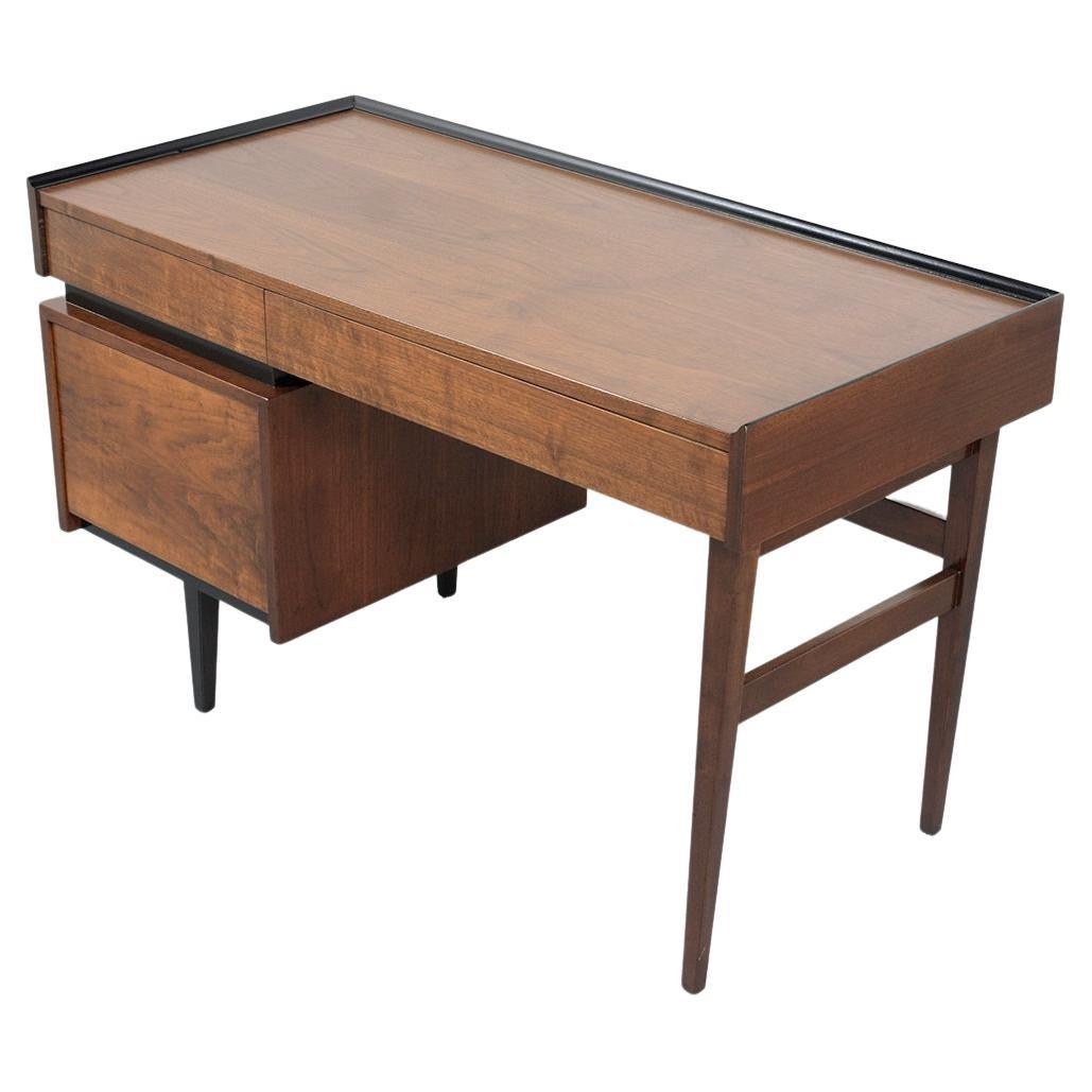 1960s Lacquered Mid-Century Modern Desk 5