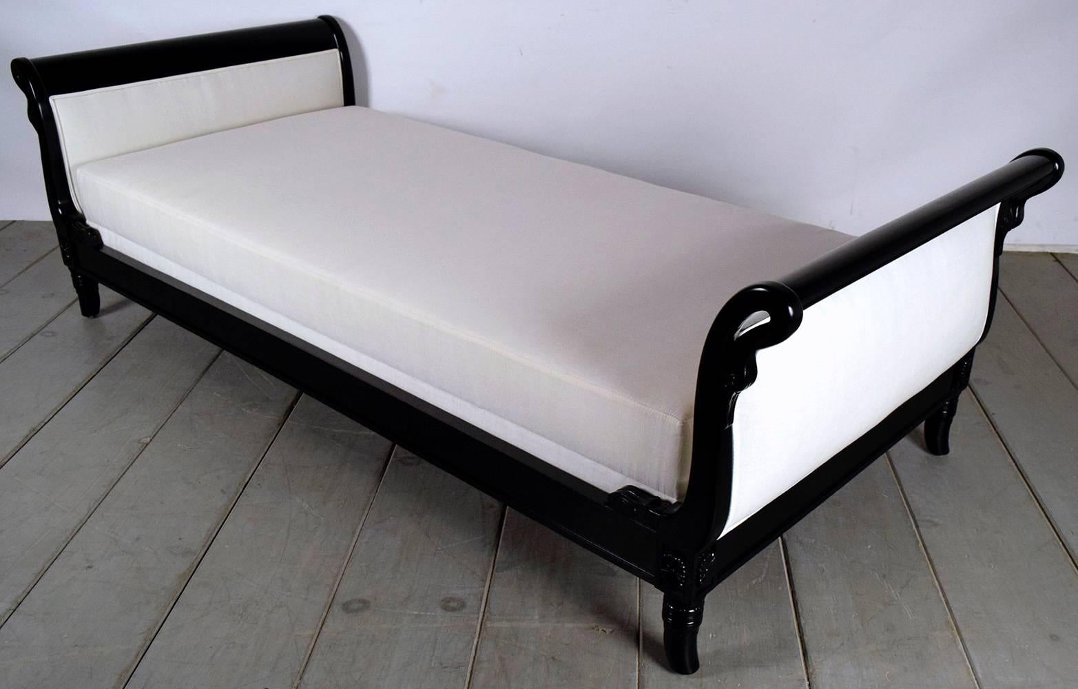 French Ebonized Empire Daybed In Excellent Condition In Los Angeles, CA