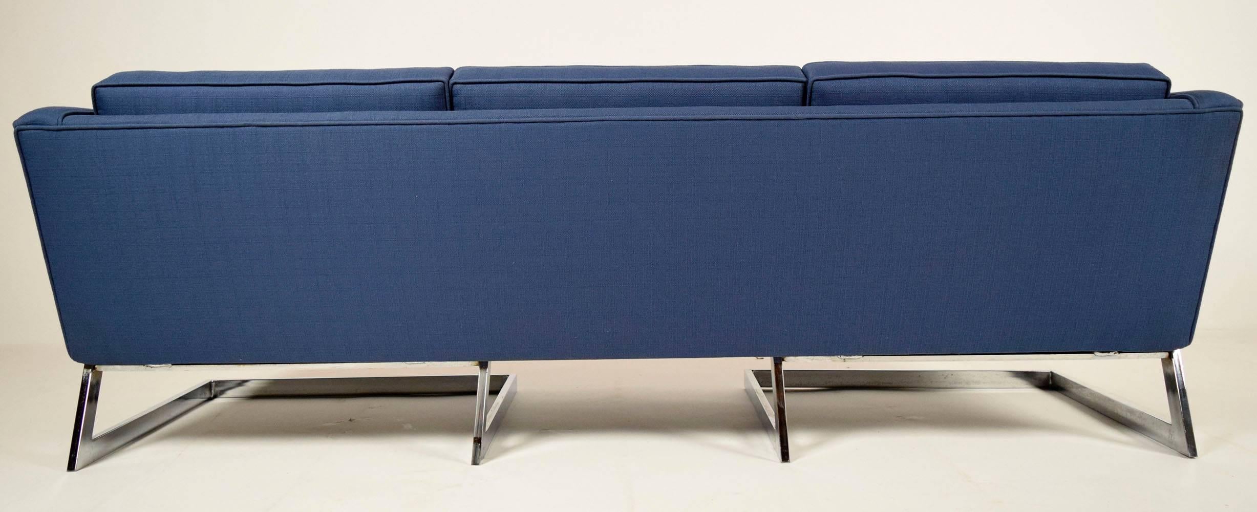 Mid-Century Milo Baughman Style Sofa In Good Condition In Los Angeles, CA