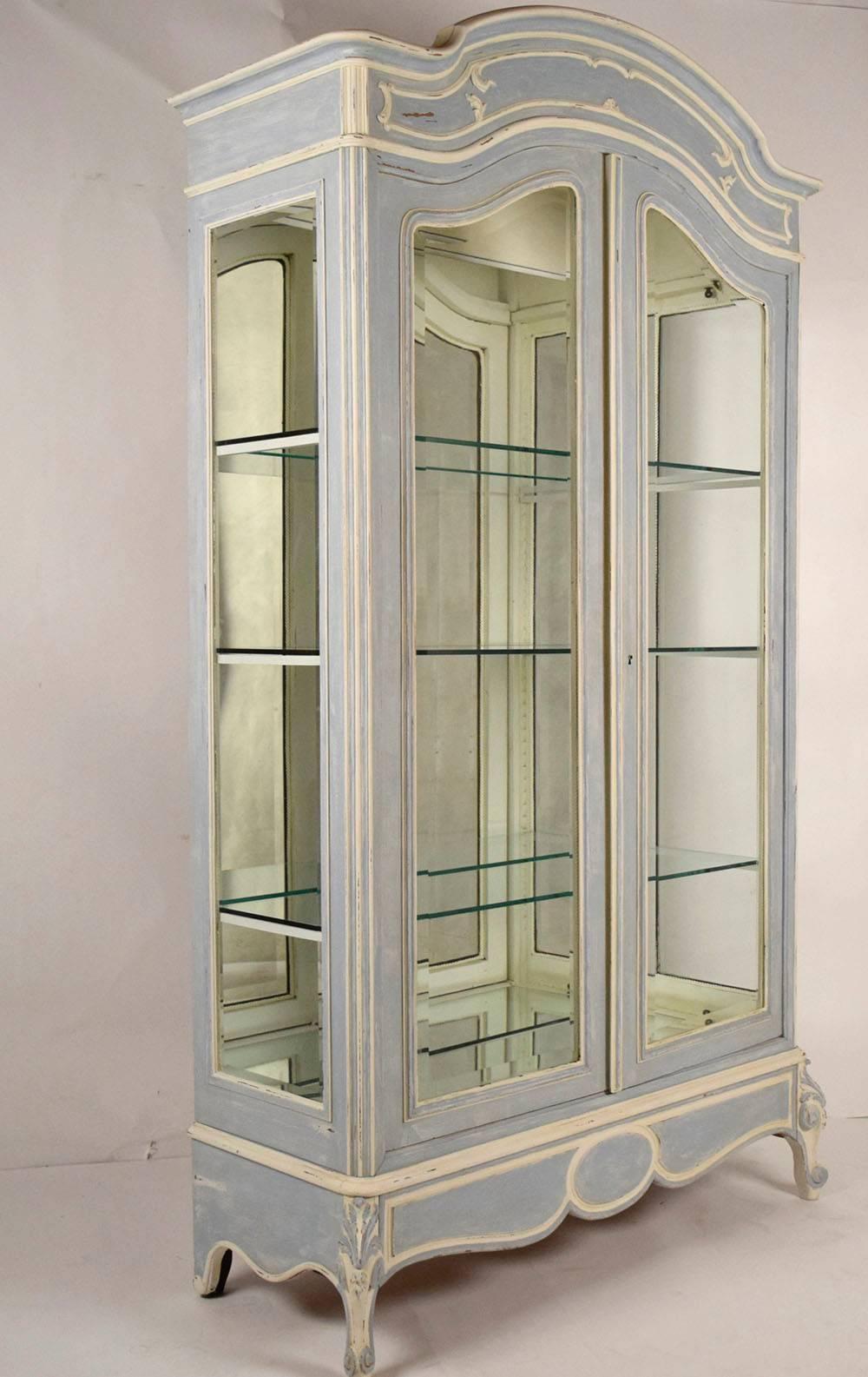 Beveled French 19th Century Louis XV-Style Display Cabinet