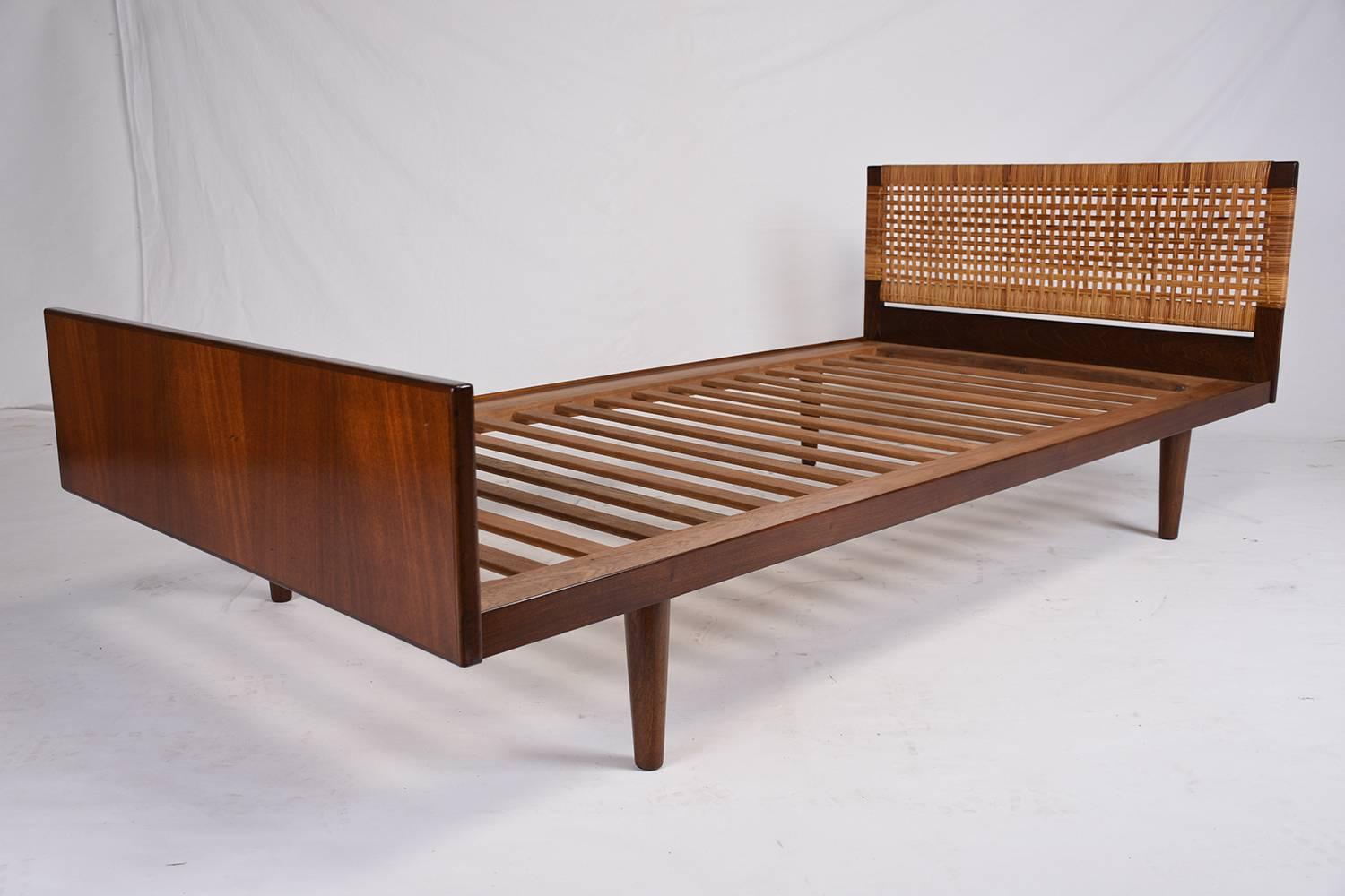mid century twin beds