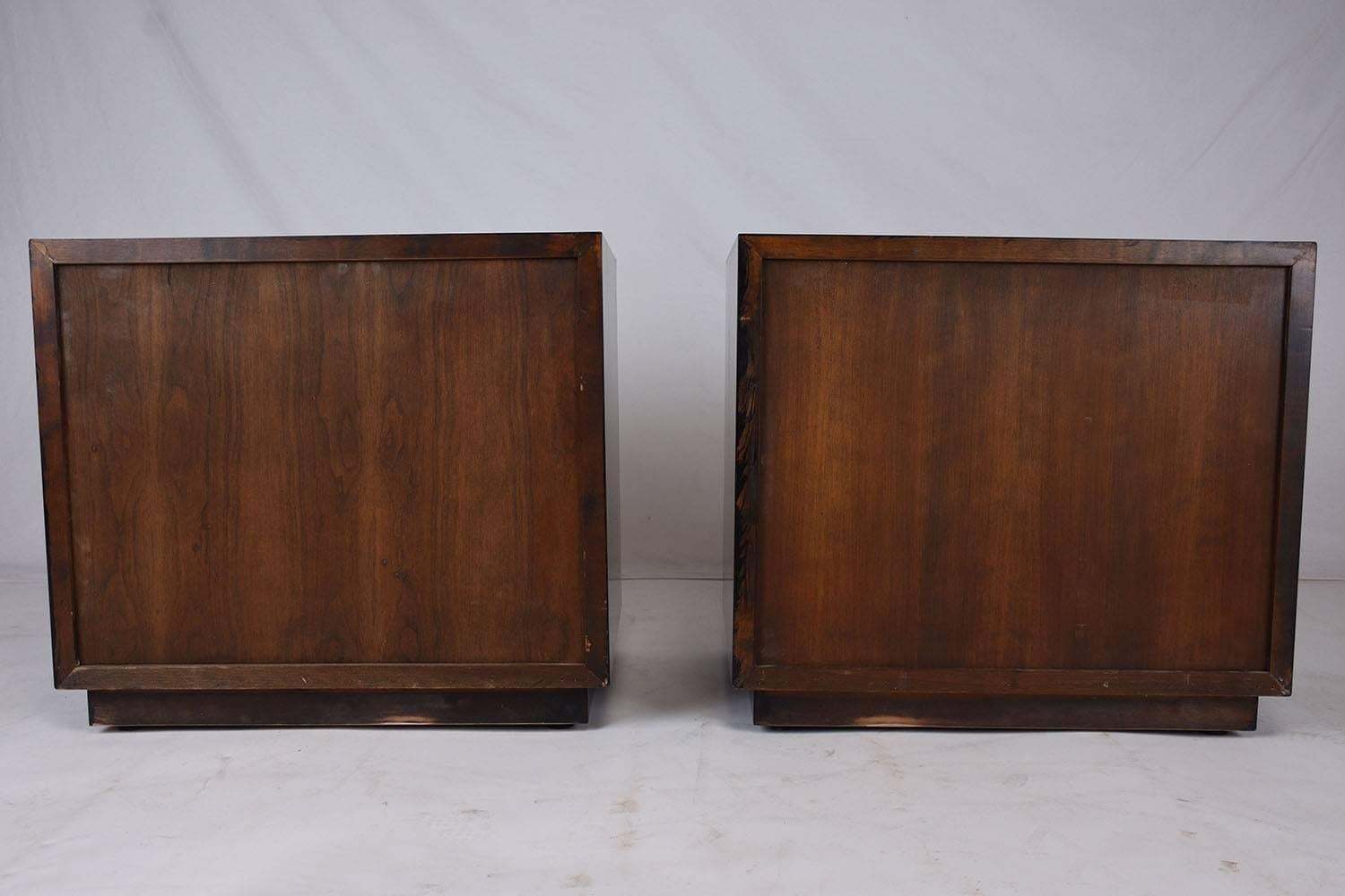 Pair of Ebonized Mid-Century Modern Nightstands 4