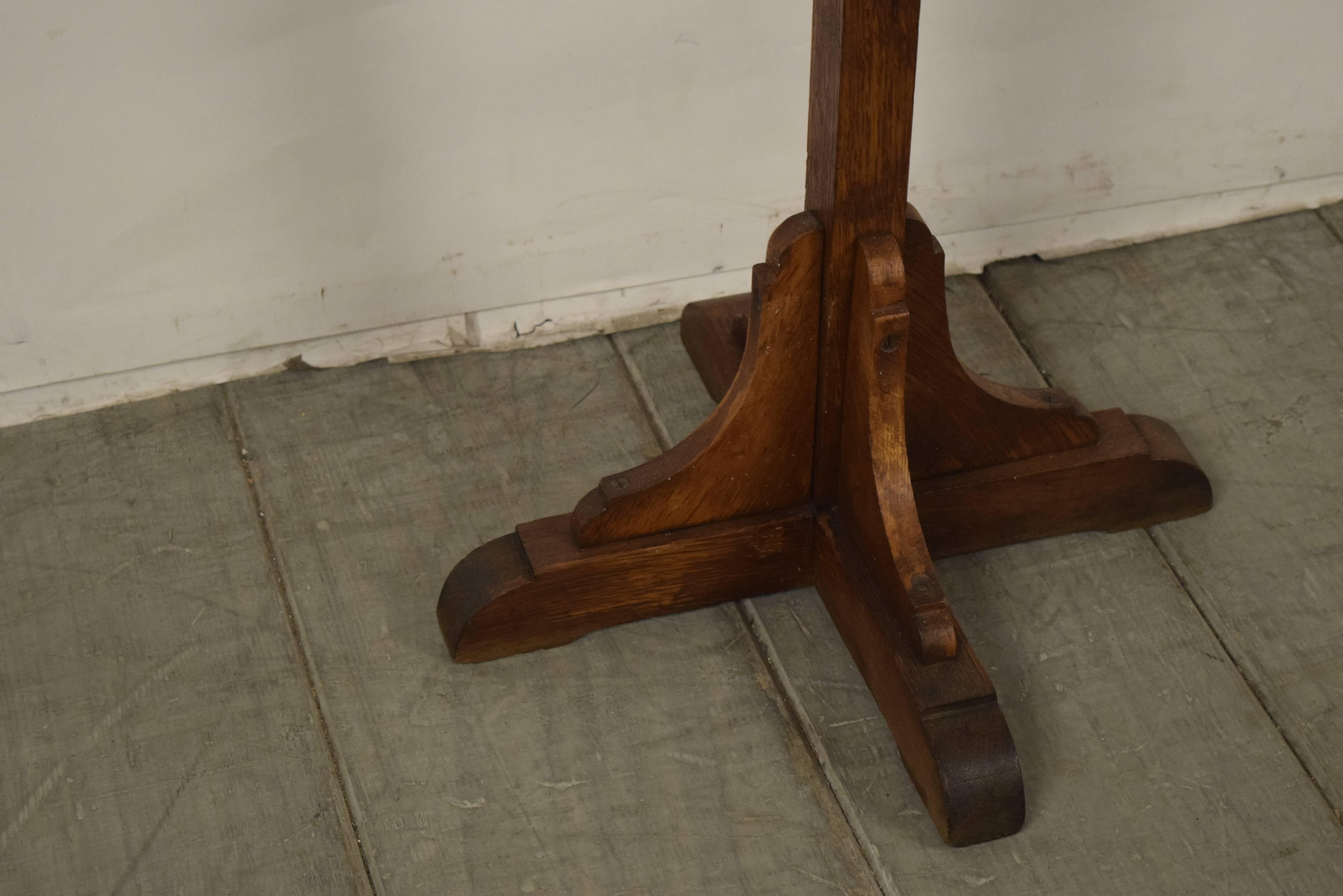 Antique French Solid Oak Wood Duet Music Stand In Excellent Condition In Los Angeles, CA
