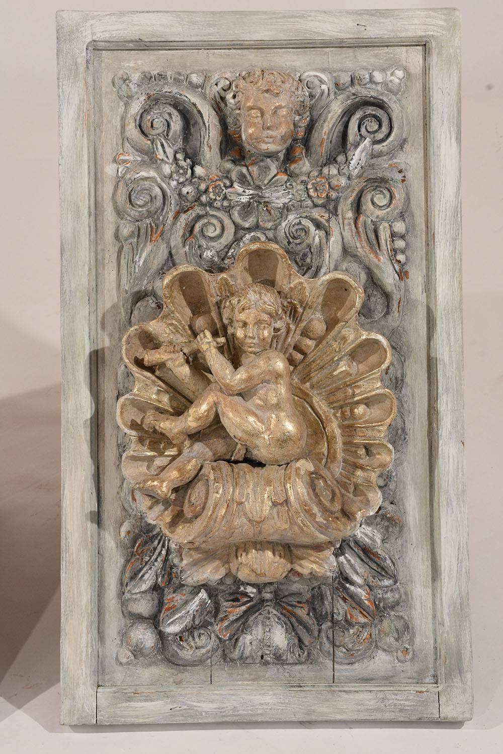 Pair of Italian Baroque Style Carved Wall Plaques In Excellent Condition In Los Angeles, CA