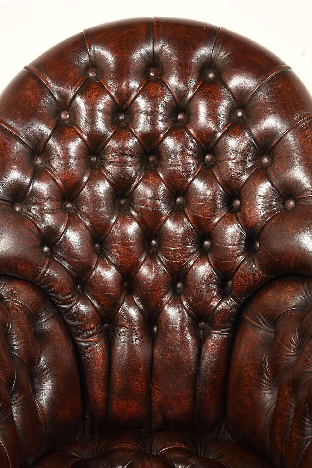 Regency-Style Tufted Leather Office Chair In Excellent Condition In Los Angeles, CA