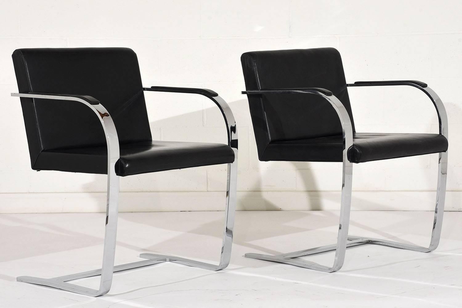Pair of Mid-Century Modern Mies Van Der Rohe Flat Bar Brno Chairs In Excellent Condition In Los Angeles, CA