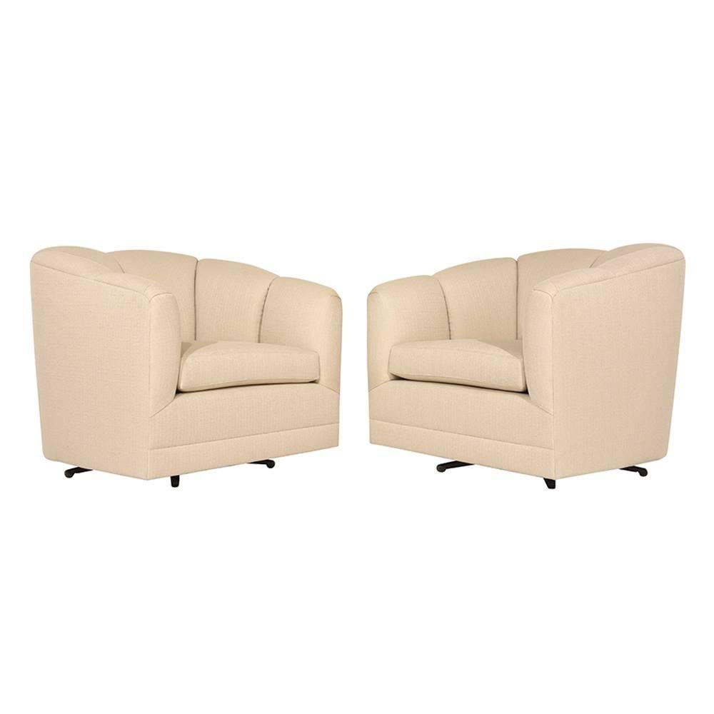 20th Century Pair of Mid-Century Swivel Lounge Chairs