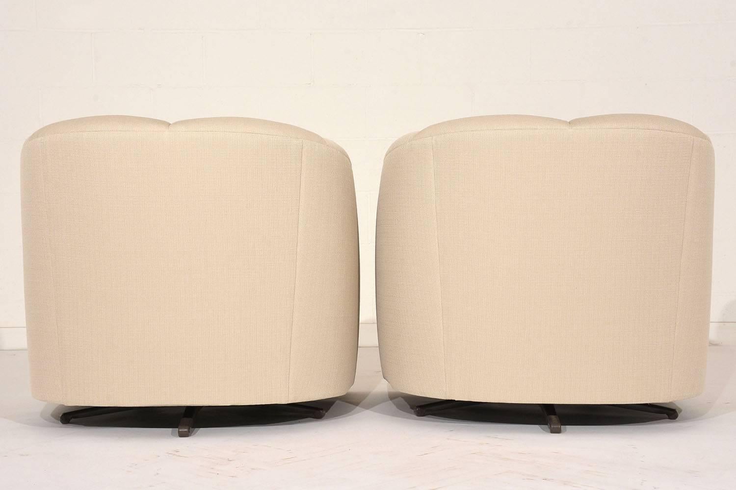 Metal Pair of Mid-Century Swivel Lounge Chairs