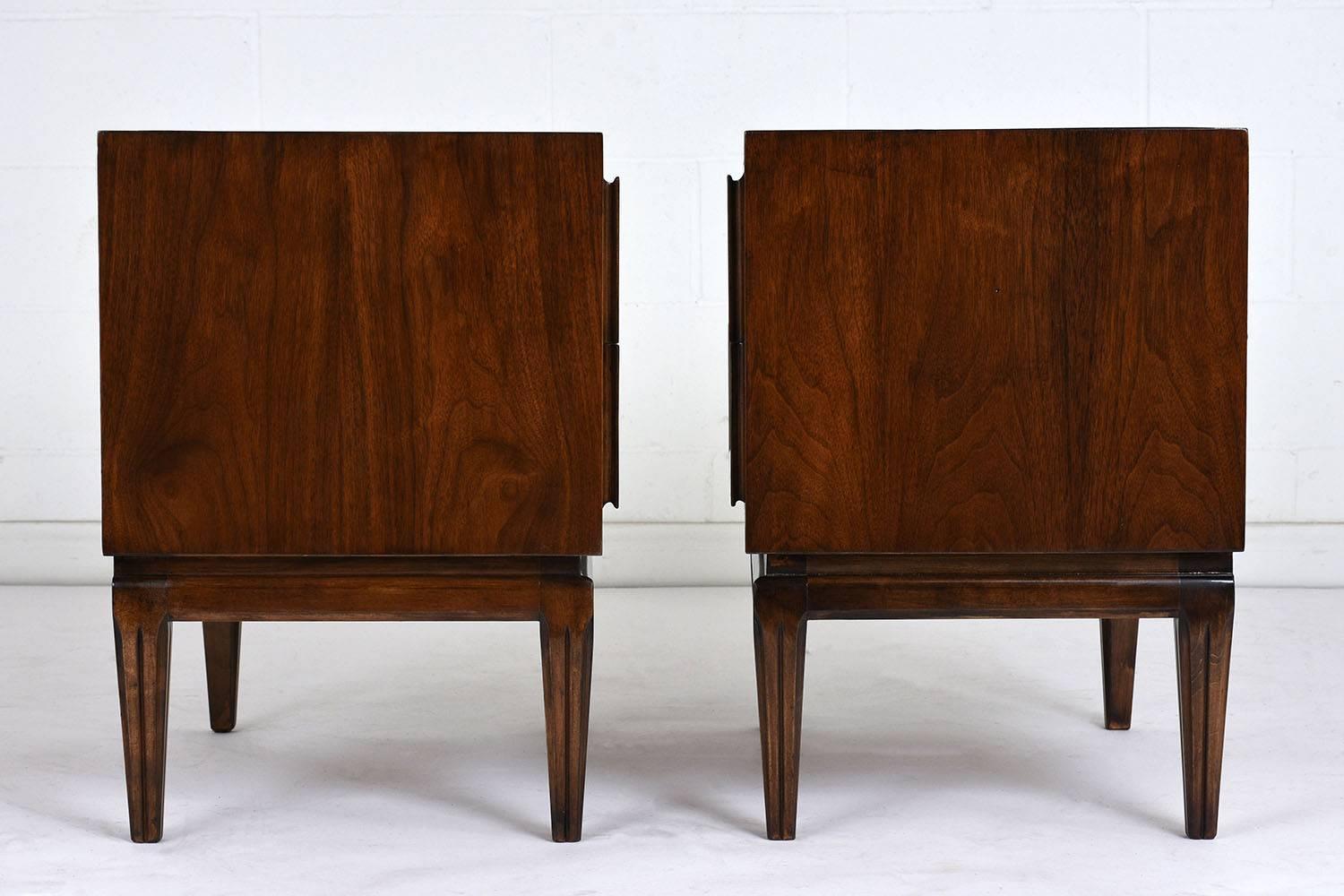 Pair of Mid-Century Modern-Style Nightstands In Excellent Condition In Los Angeles, CA