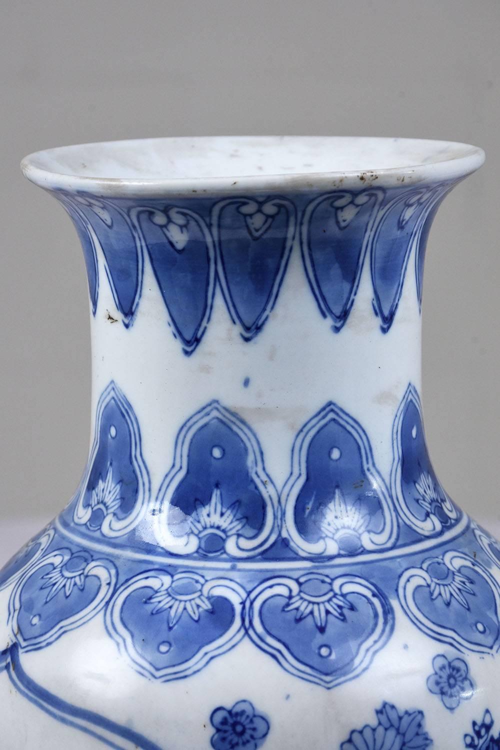 20th Century Pair of Chinese Blue and White Ceramic Vases