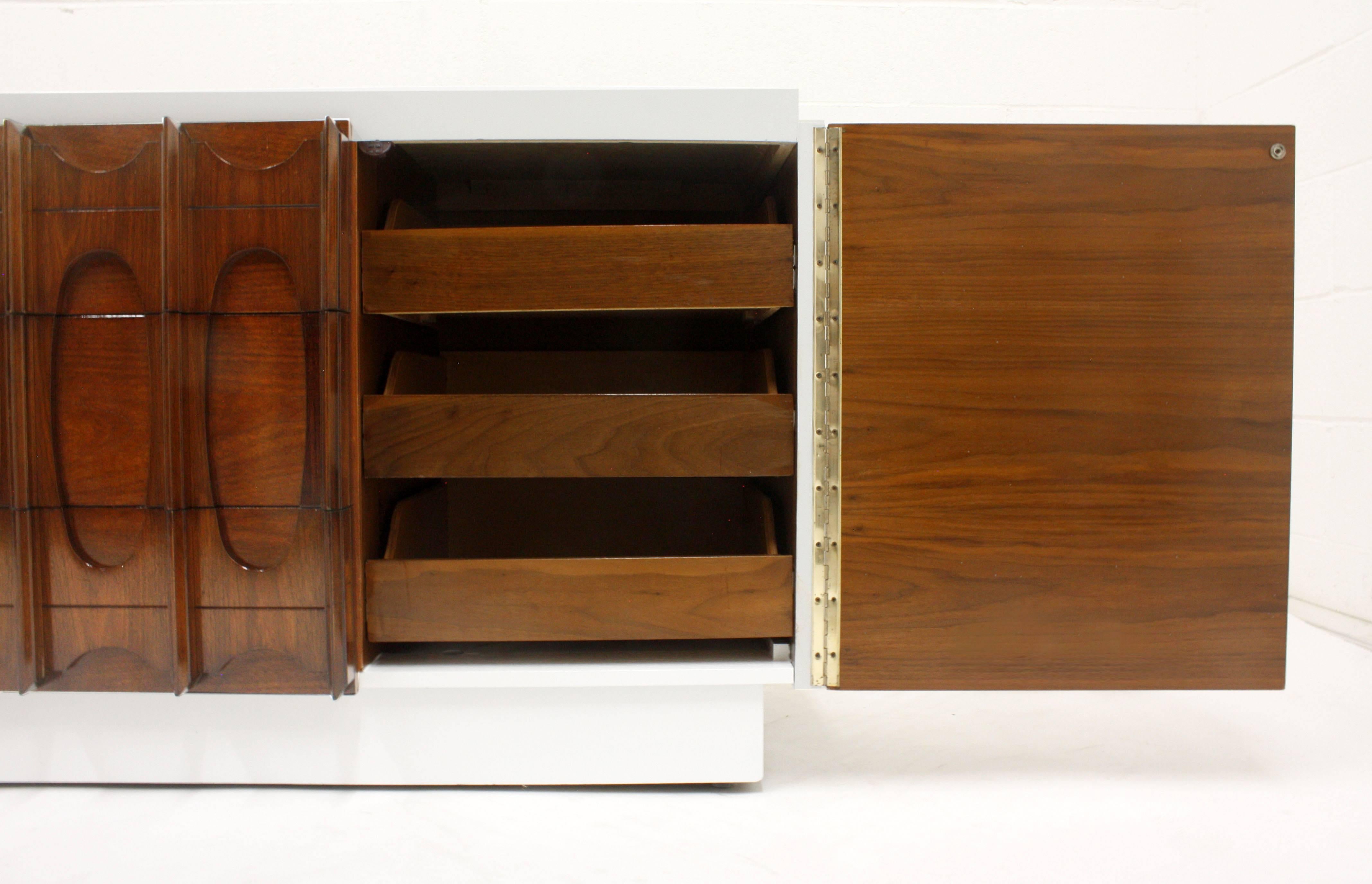 20th Century Mid-Century Modern Lacquered Broyhill Credenza
