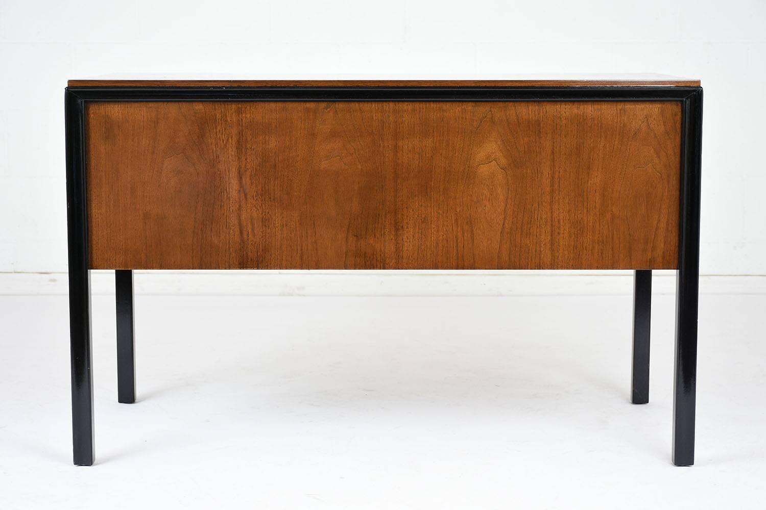 Mid-Century Modern Style  Lacquer Desk In Good Condition In Los Angeles, CA