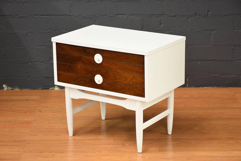 Pair of MidCentury Modern Style Nightstands at 1stdibs