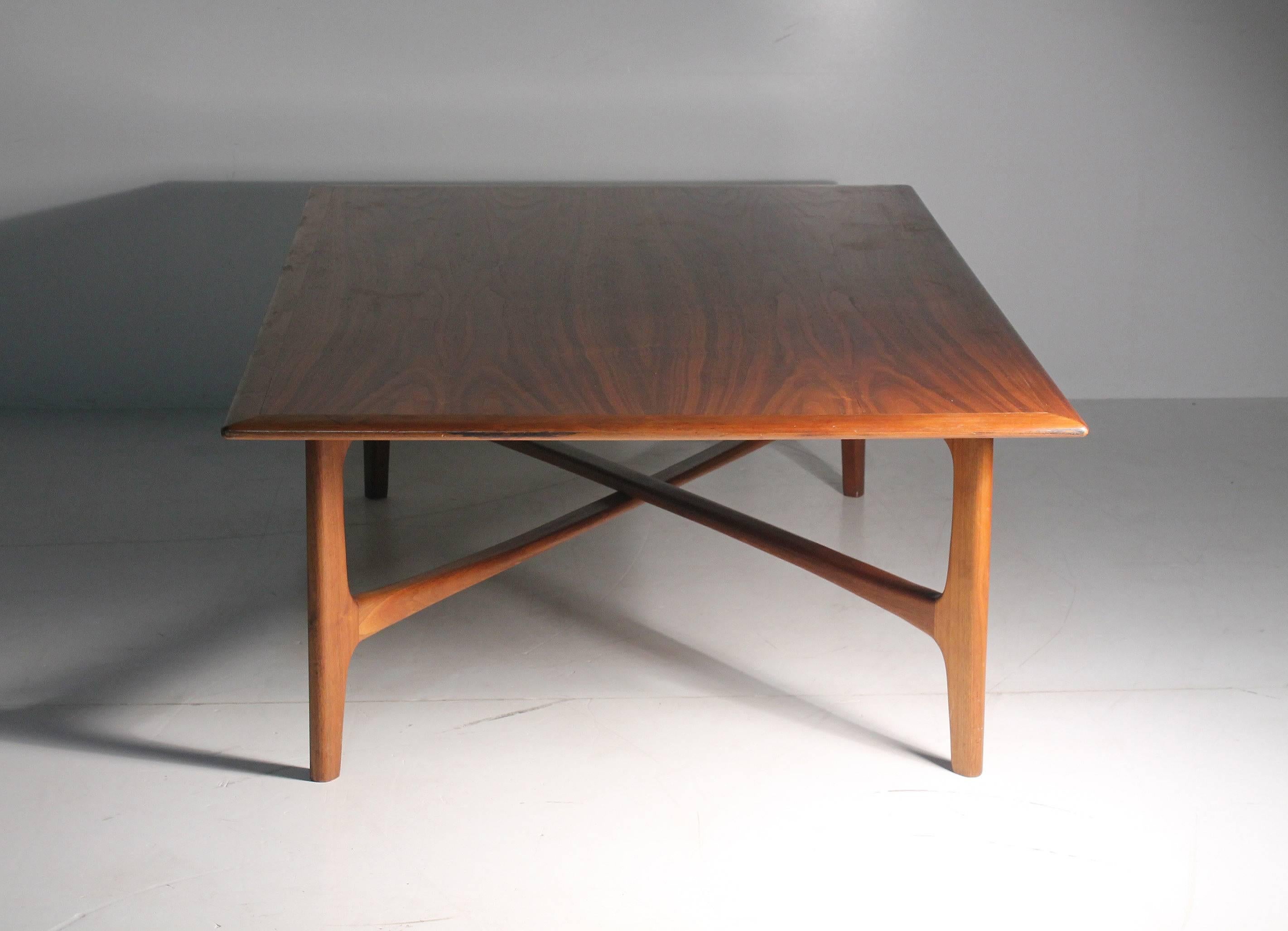 Danish Modern DUX Folke Ohlsson Coffee Table with X-Stretcher In Good Condition In Chicago, IL