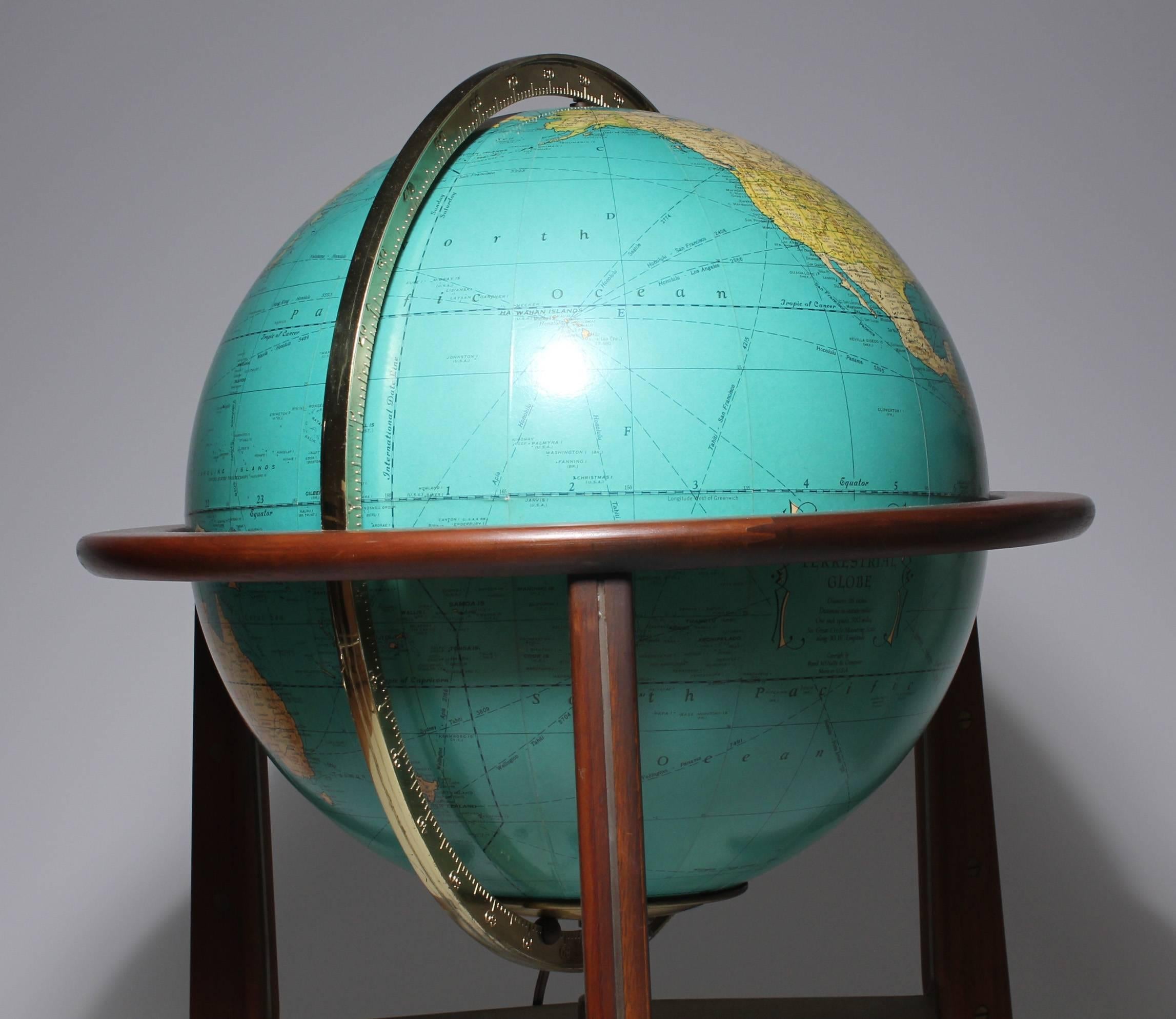Mid-Century Modern Lampe Globe Illuminée par Edward Wormley pour Dunbar (Présenté dans le Catalogue) en vente