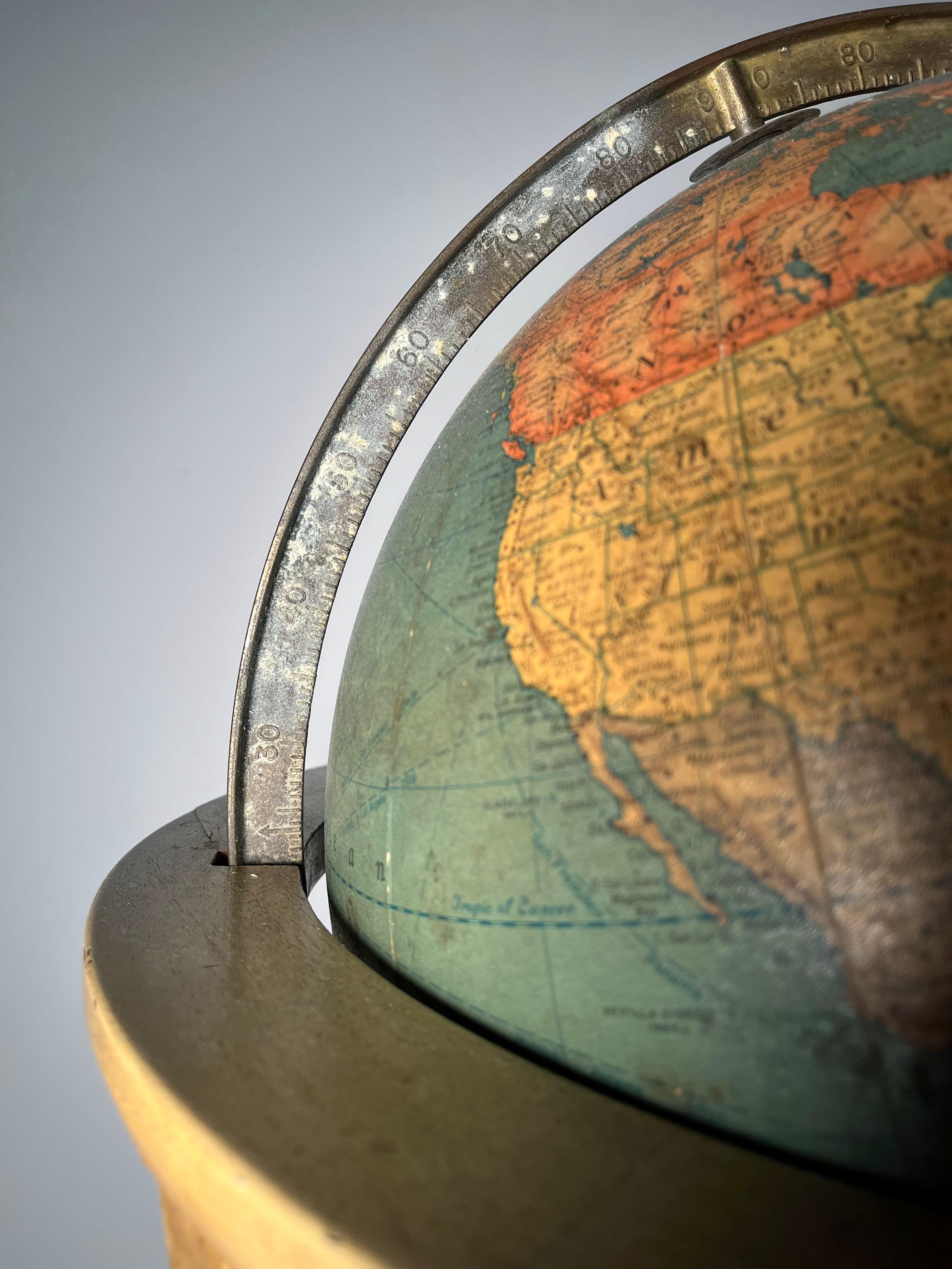 Globo Rand McNally de Edward Wormley / Dunbar en Desgastado estado para la venta en Chicago, IL