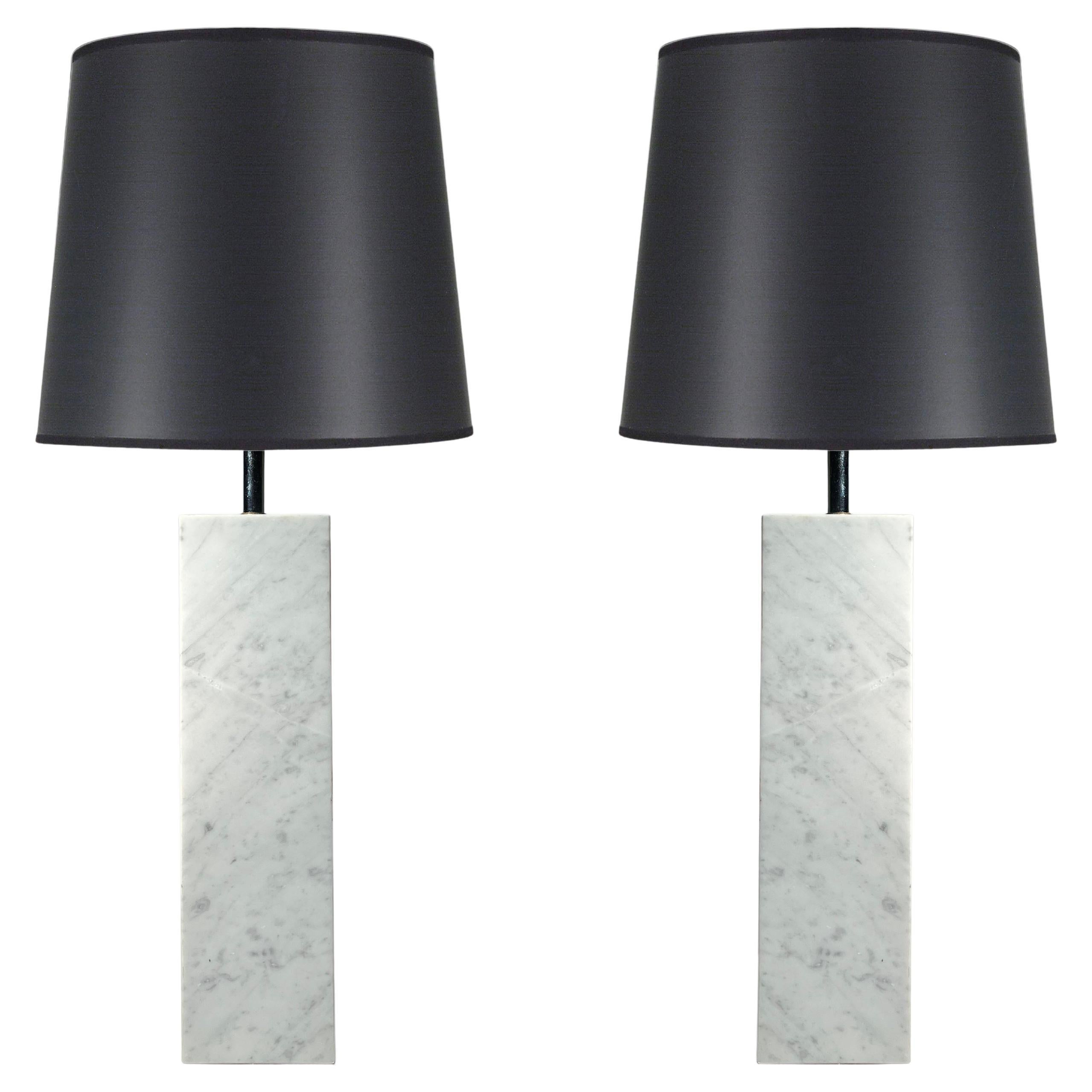Coppia di lampade da tavolo in marmo di Carrara vintage ben proporzionate di Kovacs