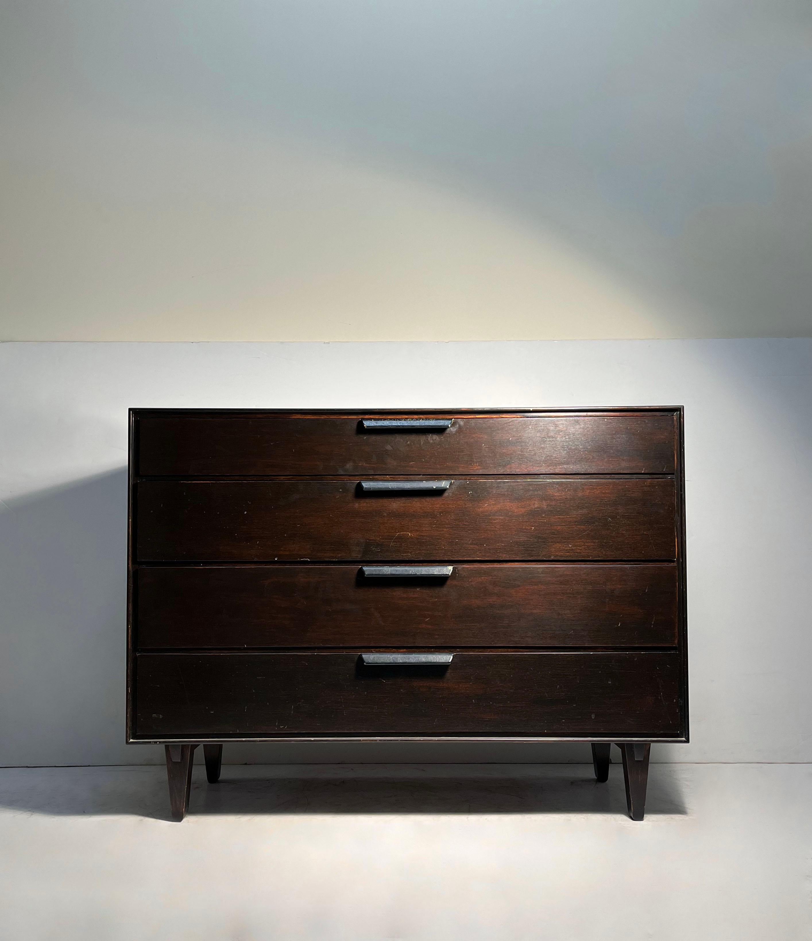 Mid-Century Modern Paire de commodes Edward Wormley pour Dunbar en vente