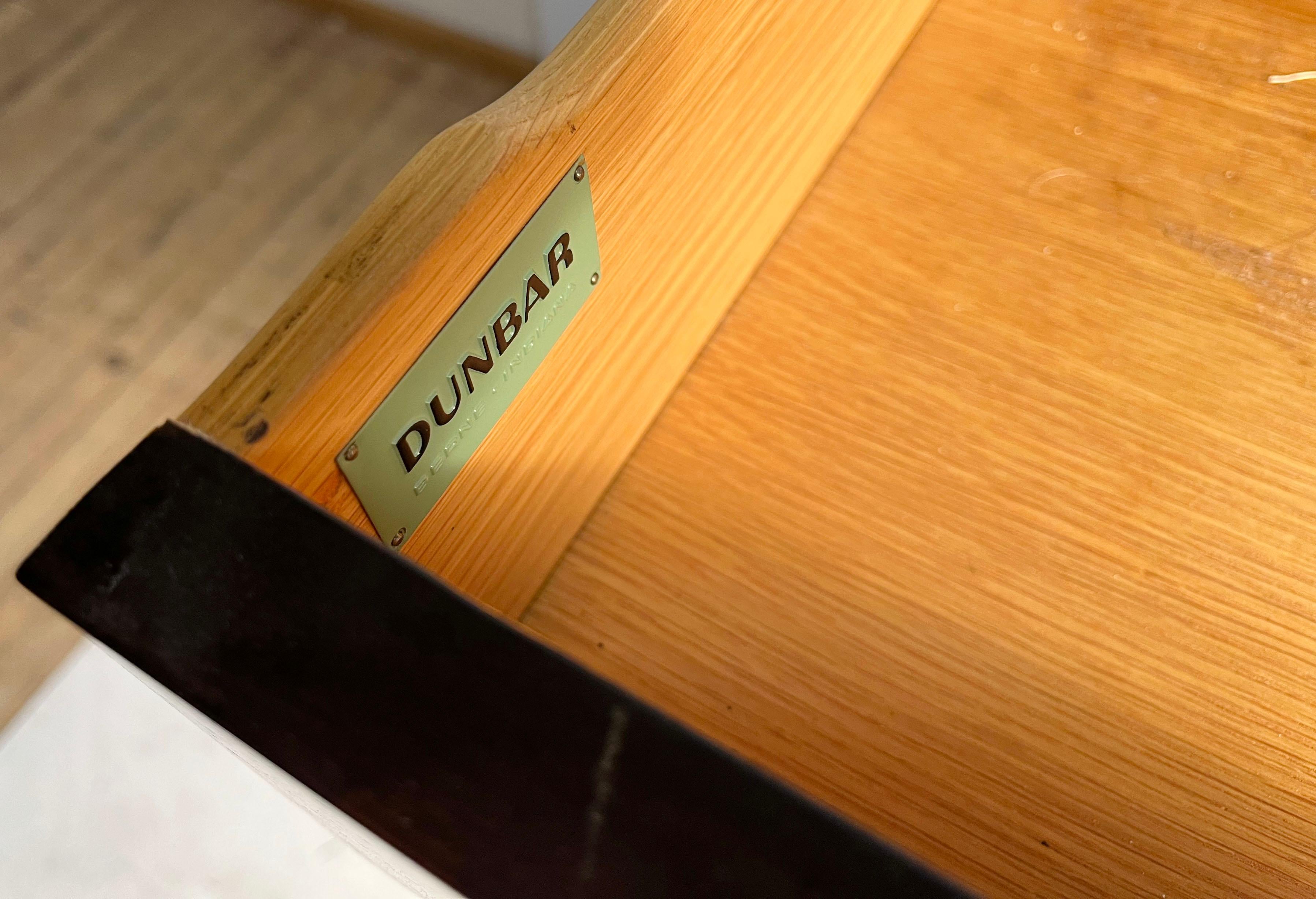 Paire de commodes Edward Wormley pour Dunbar en vente 1