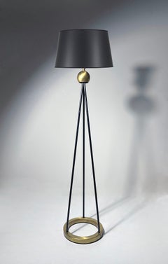Lampadaire de sol « Vintage Tripod Form » de Robert Bulmore
