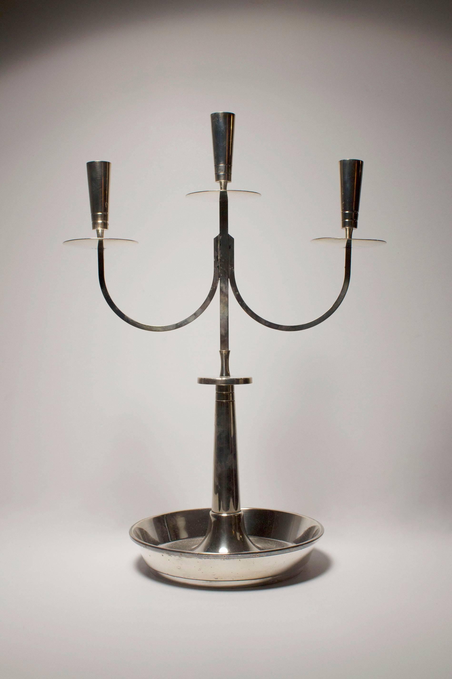 Exemple plaqué argent de la série Heirloom 700 produite par Oneida en 1955.

Heirloom 700