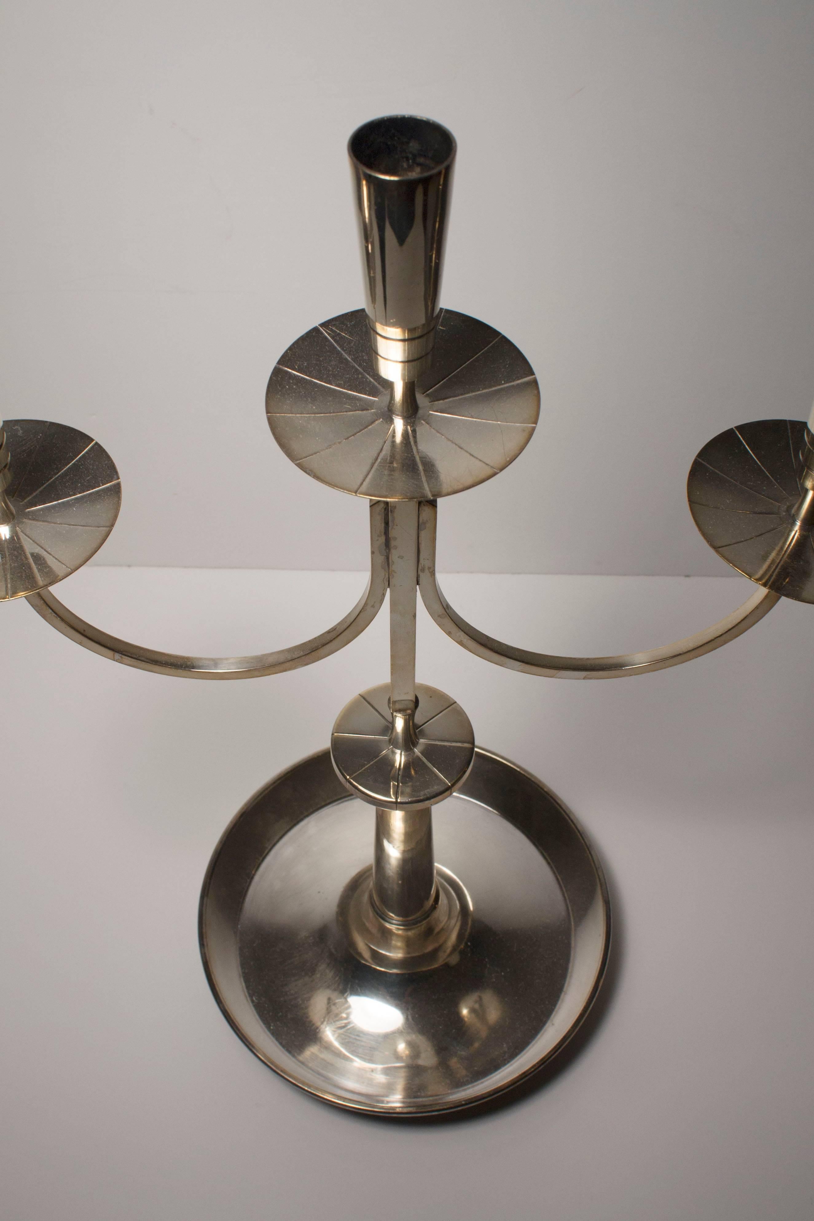 Mid-Century Modern Tommi Parzinger Pair of Heirloom 700 Oneida Silver Plate Candelabra For Sale