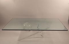 Spektakulärer Tisch aus Lucite und Glas