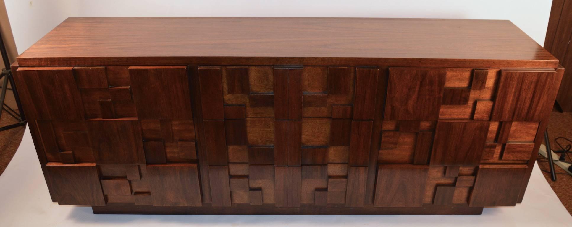 Very nice clean example of Mosaic line Brutalist pattern by Lane Furniture. Nine deep drawers (5.5