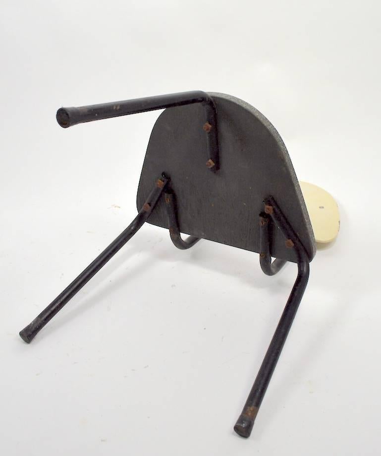 Chaise d'enfant moderniste Bon état - En vente à New York, NY