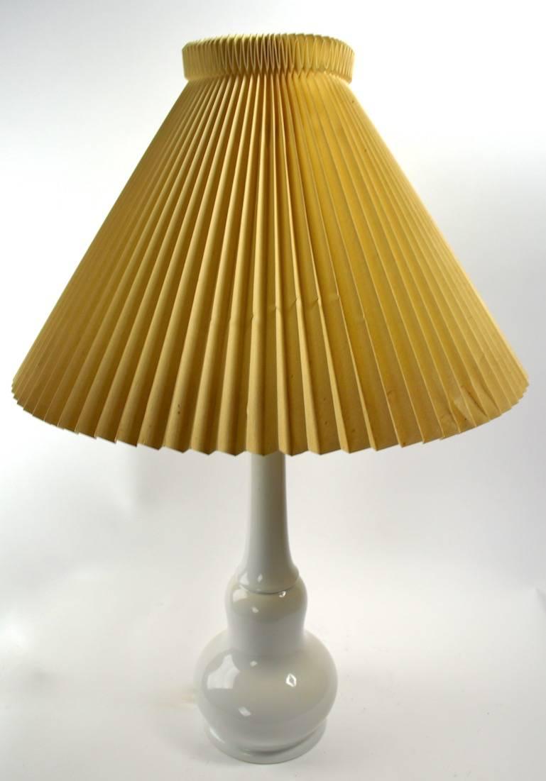 Bing Grndahl, weiße Porzellanlampe (Skandinavische Moderne) im Angebot