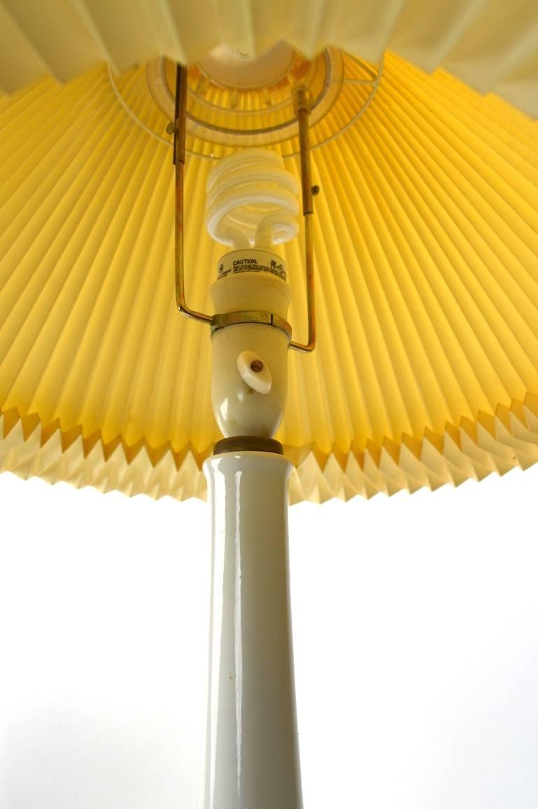 Bing Grndahl, weiße Porzellanlampe im Zustand „Hervorragend“ im Angebot in New York, NY
