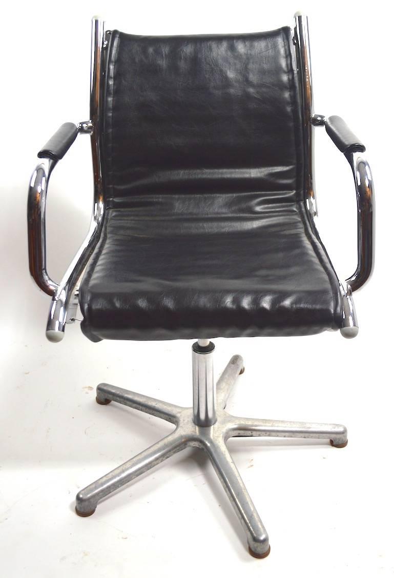 Mid-Century Modern Four Chrome and Black Swivel Chairs by Olymp