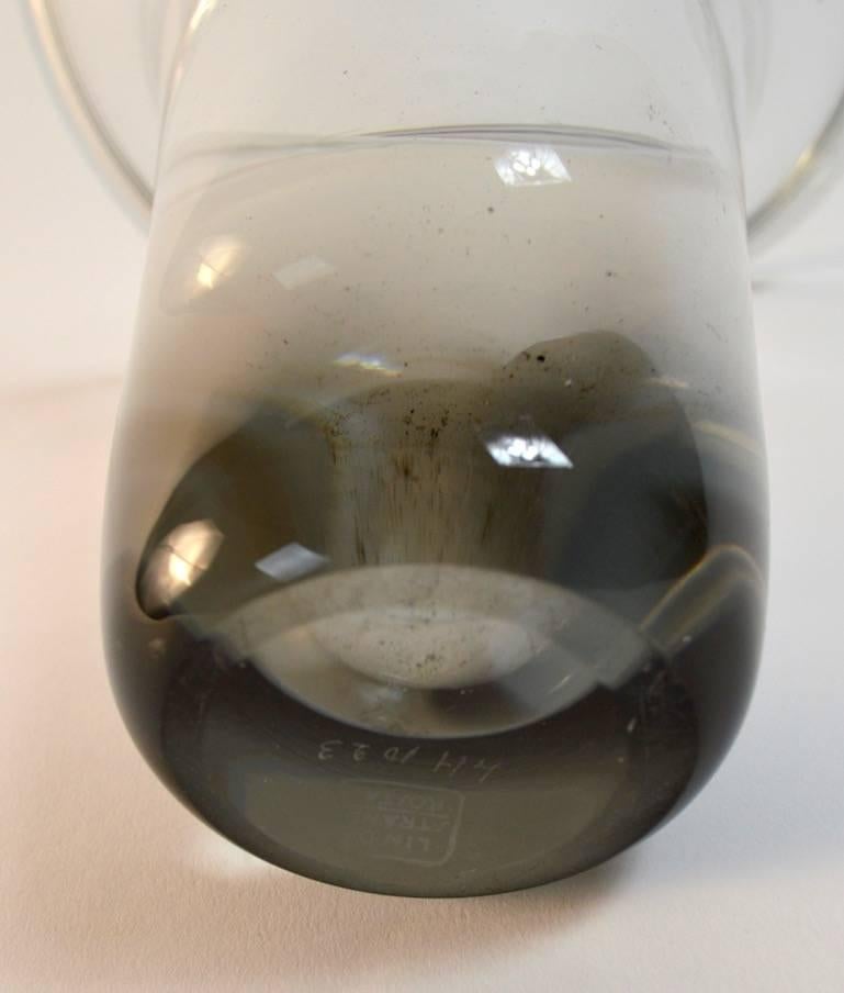 Vase en verre fumé Vickie Lindstrand pour Kosta Excellent état - En vente à New York, NY