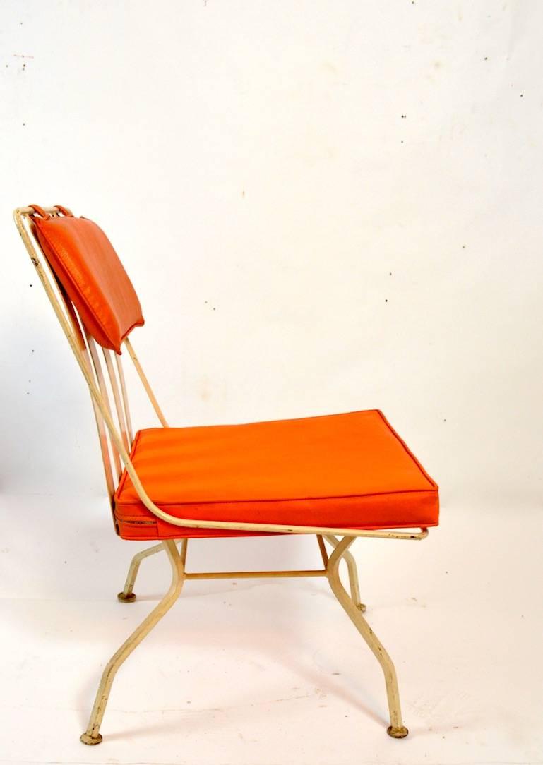 Mid-Century Modern Woodard Chair with Orange Seat and Back Pad For Sale